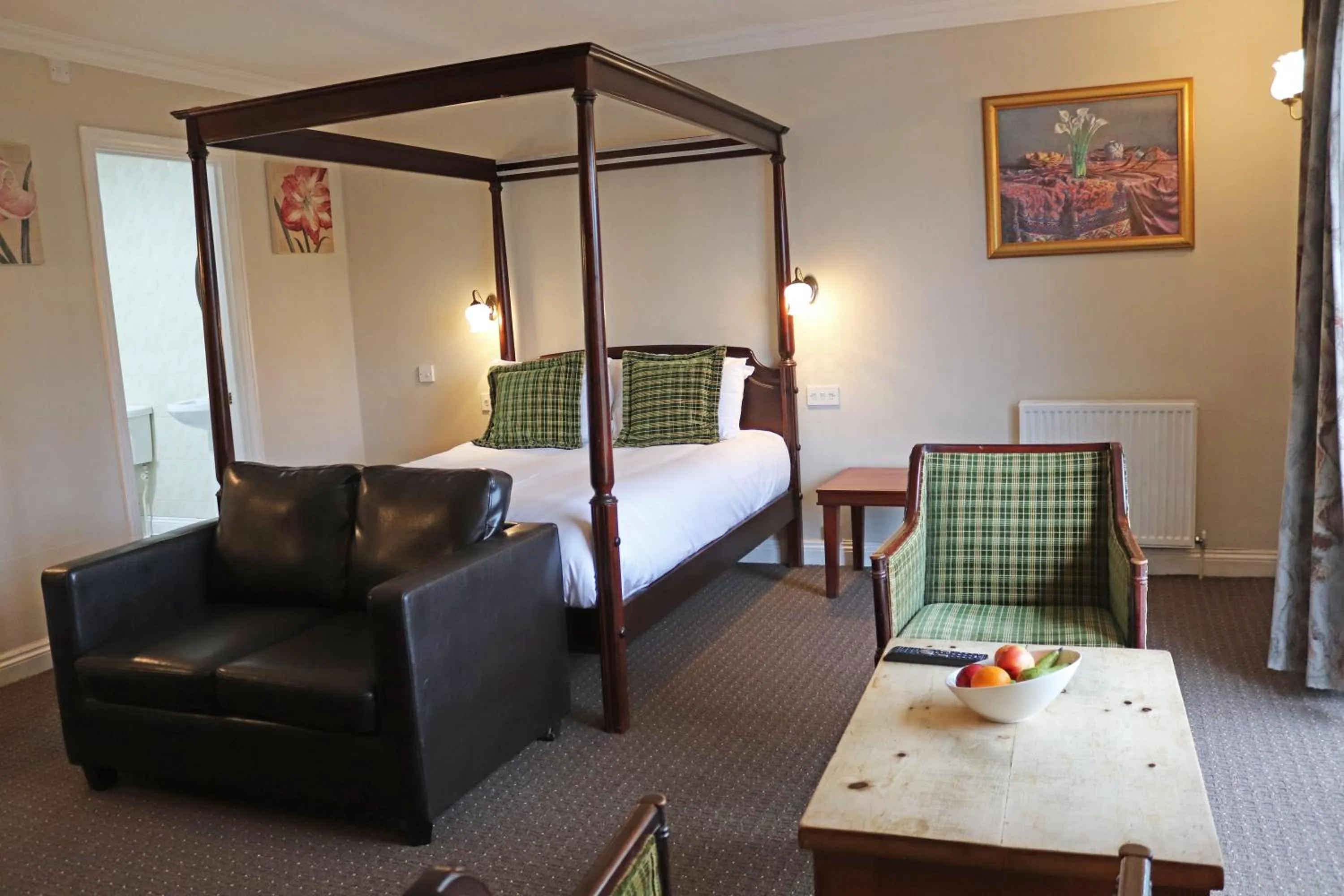 Bed in Shillingford Bridge Hotel