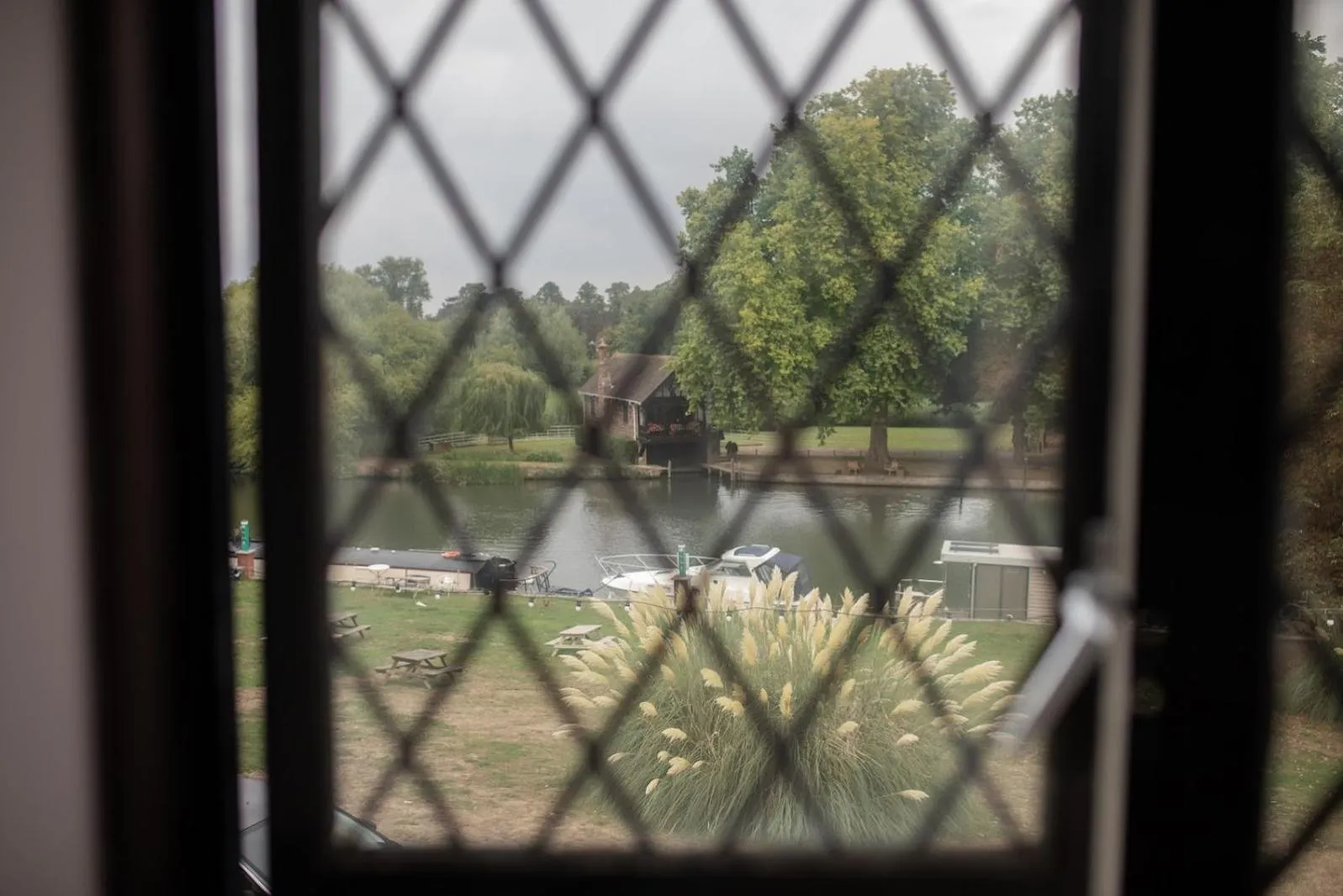 Day in Shillingford Bridge Hotel