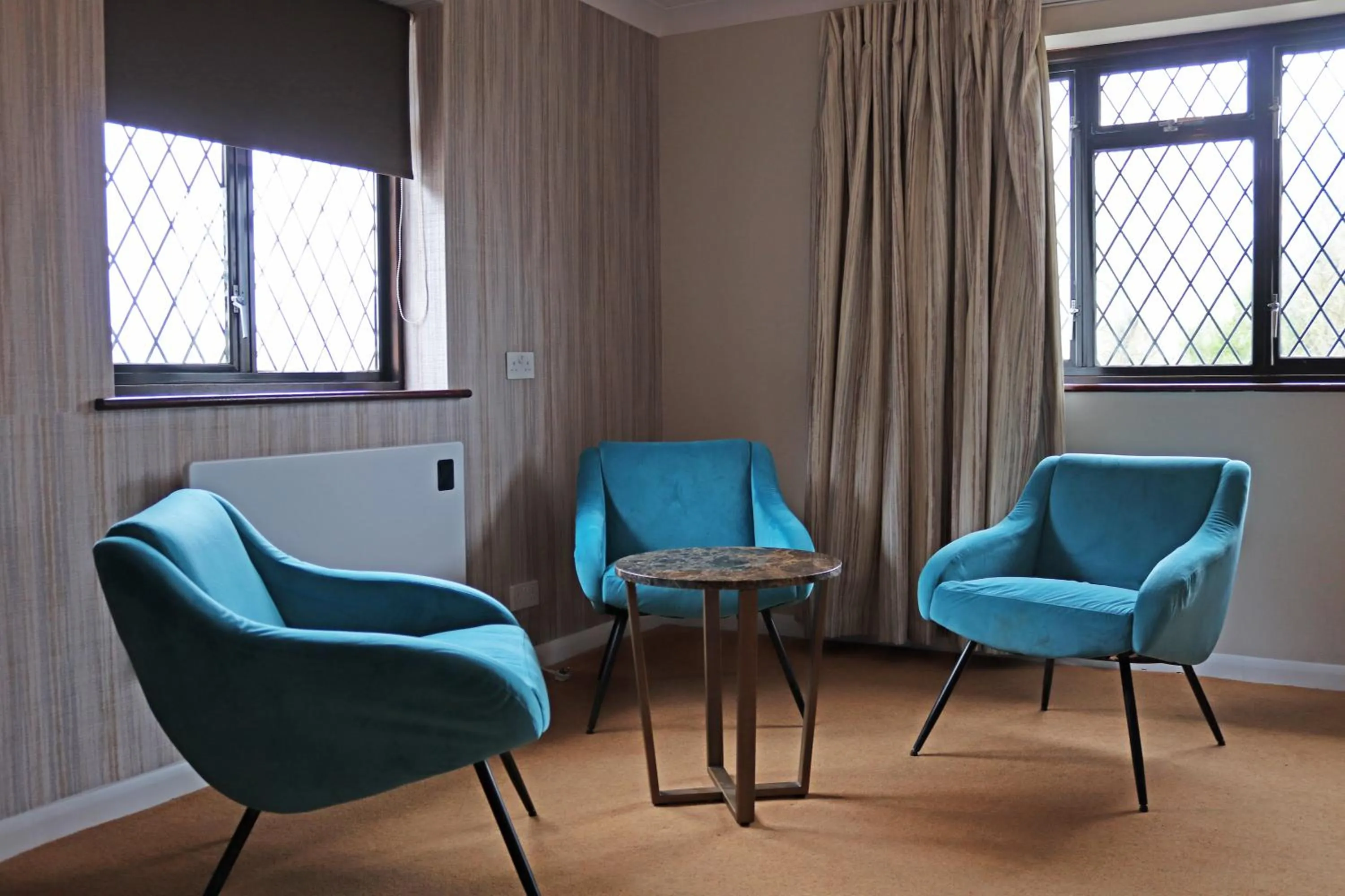 Seating area in Shillingford Bridge Hotel