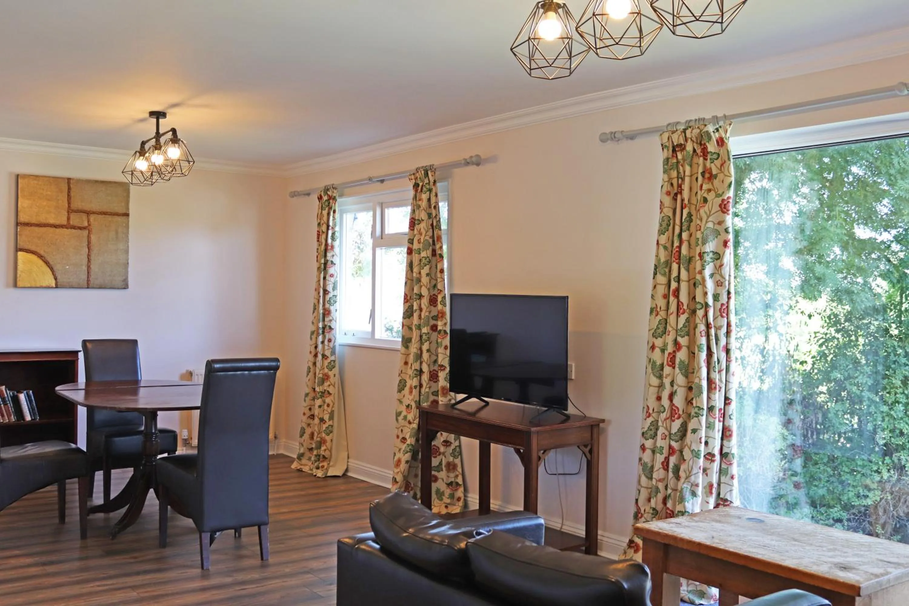 TV and multimedia in Shillingford Bridge Hotel