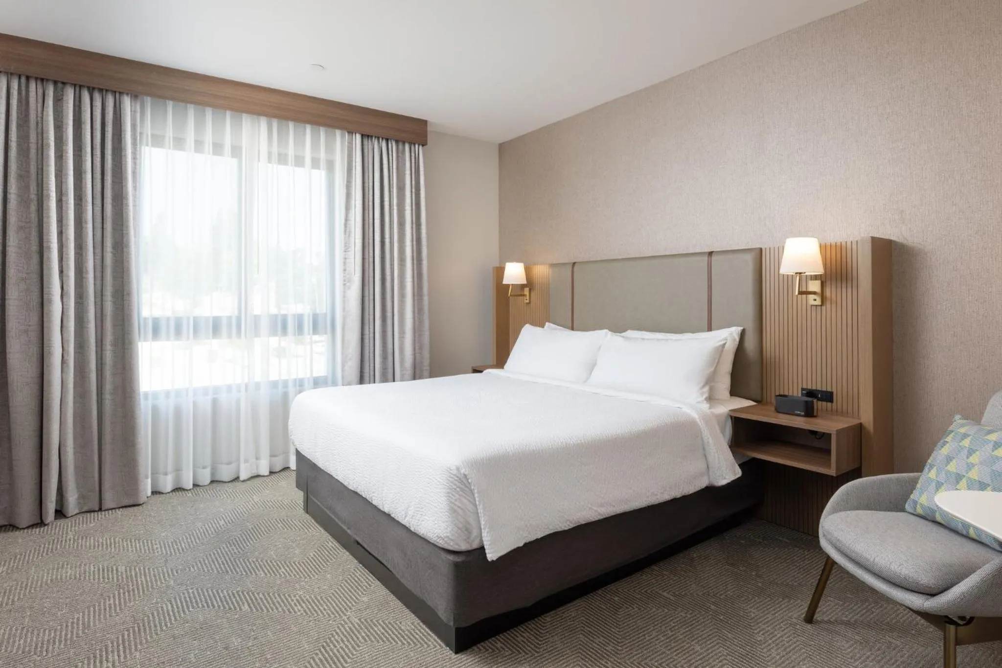 Photo of the whole room, Bed in Holiday Inn & Suites Monterey Park – Los Angeles by IHG