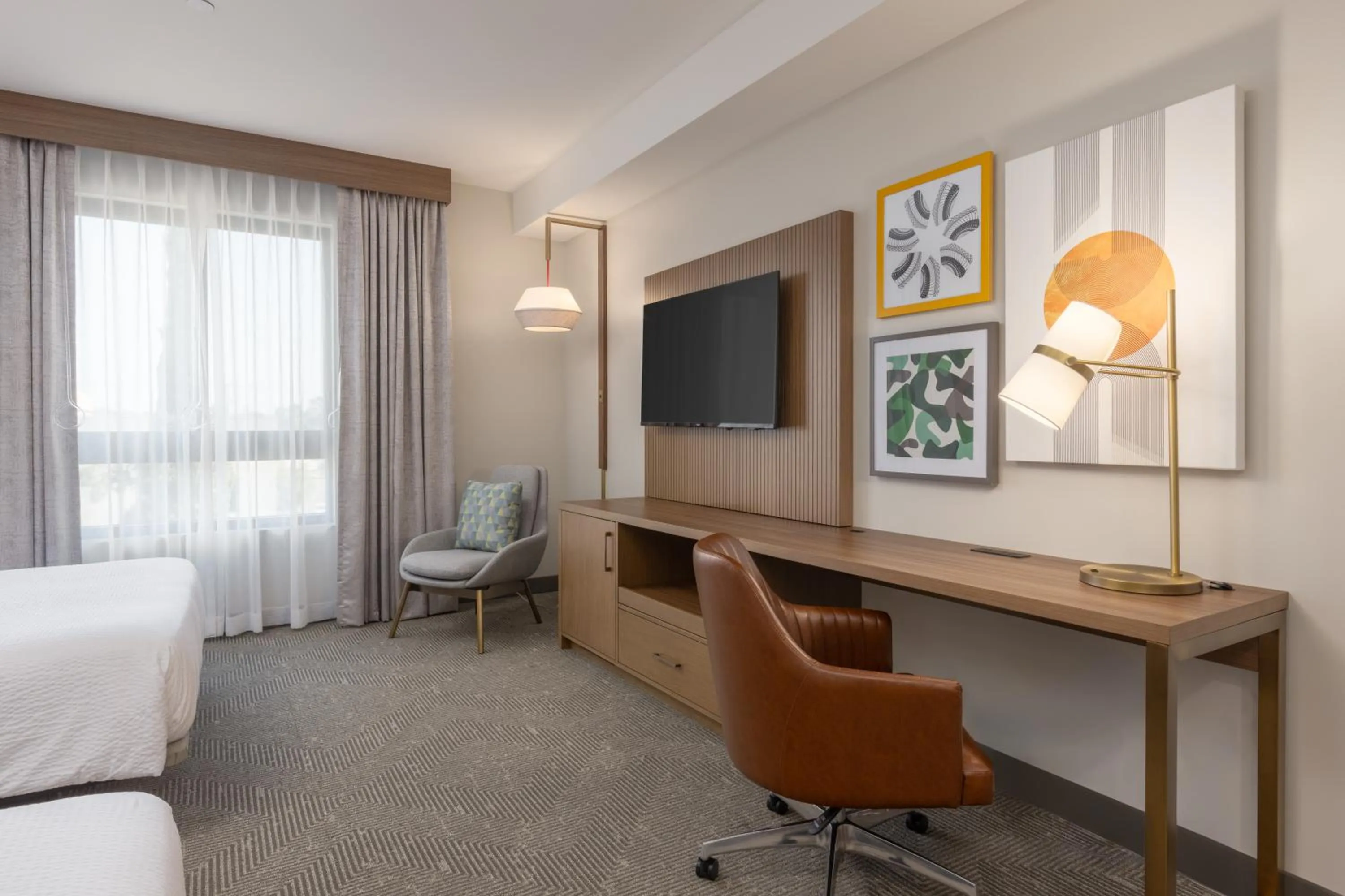Living room in Holiday Inn & Suites Monterey Park – Los Angeles by IHG