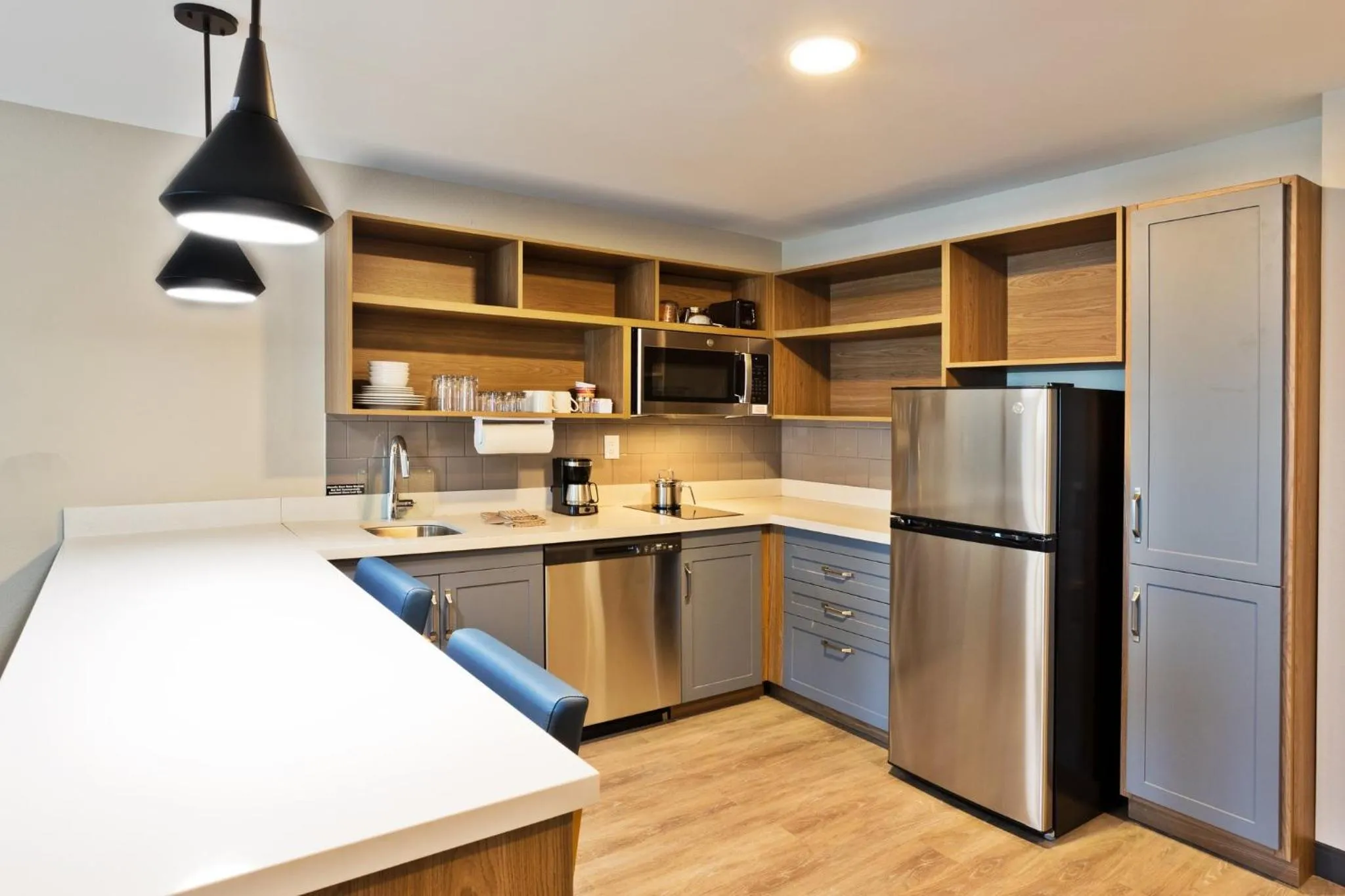 Photo of the whole room in Candlewood Suites Dothan by IHG