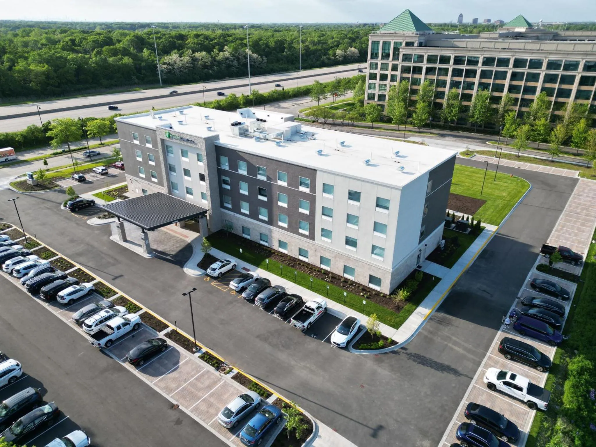 Property building in Holiday Inn Express & Suites Chicago Schaumburg by IHG