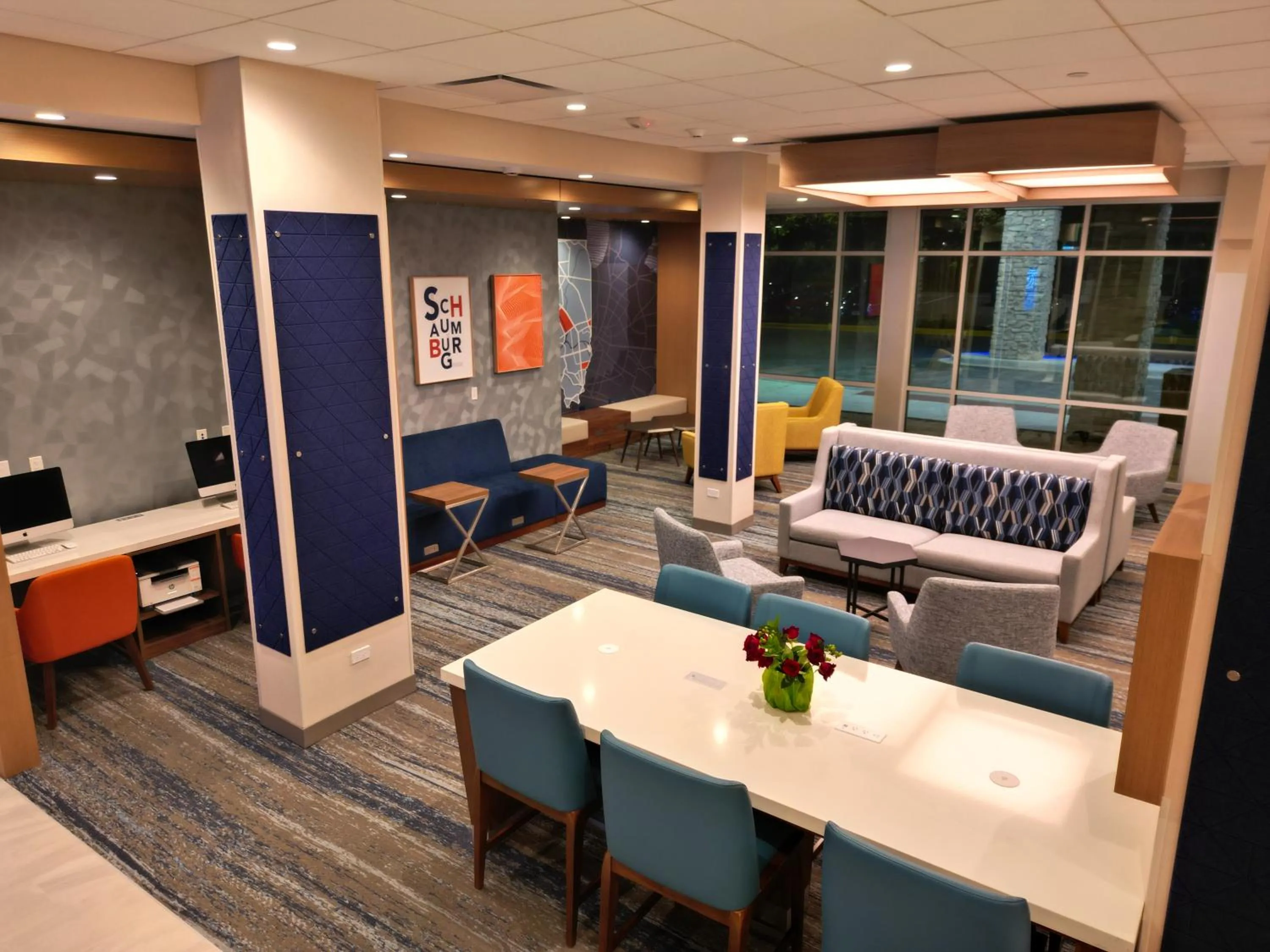Seating area in Holiday Inn Express & Suites Chicago Schaumburg by IHG