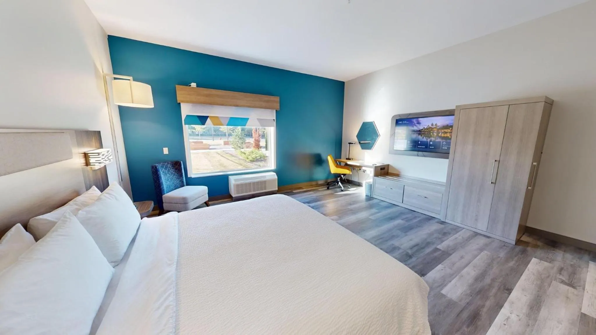 Photo of the whole room in Holiday Inn Express & Suites Chicago Schaumburg by IHG