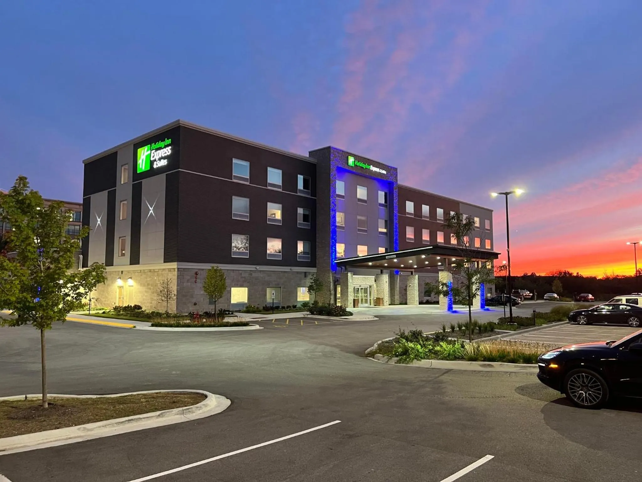 Property building in Holiday Inn Express & Suites Chicago Schaumburg by IHG
