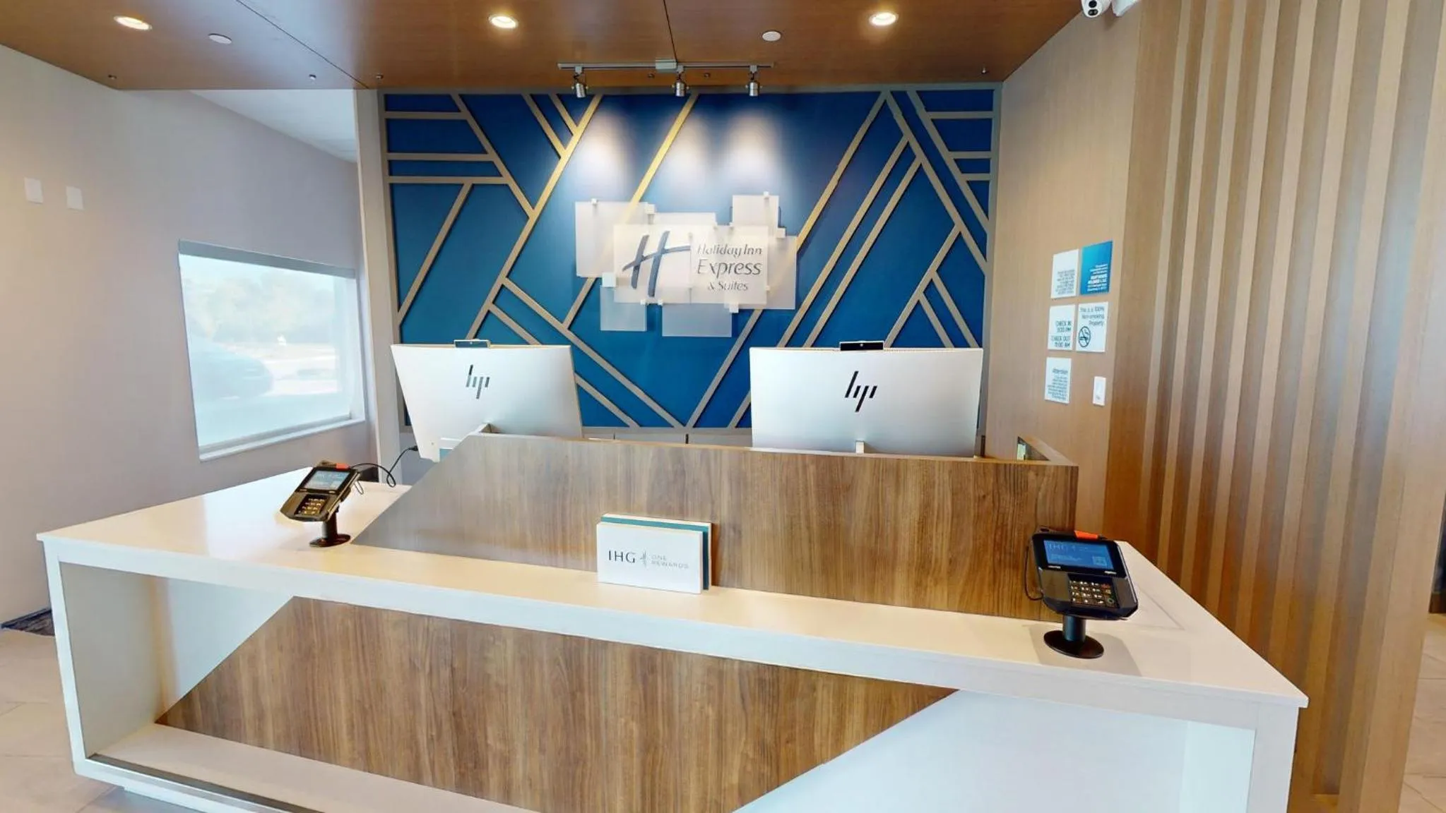 Property building in Holiday Inn Express & Suites Chicago Schaumburg by IHG