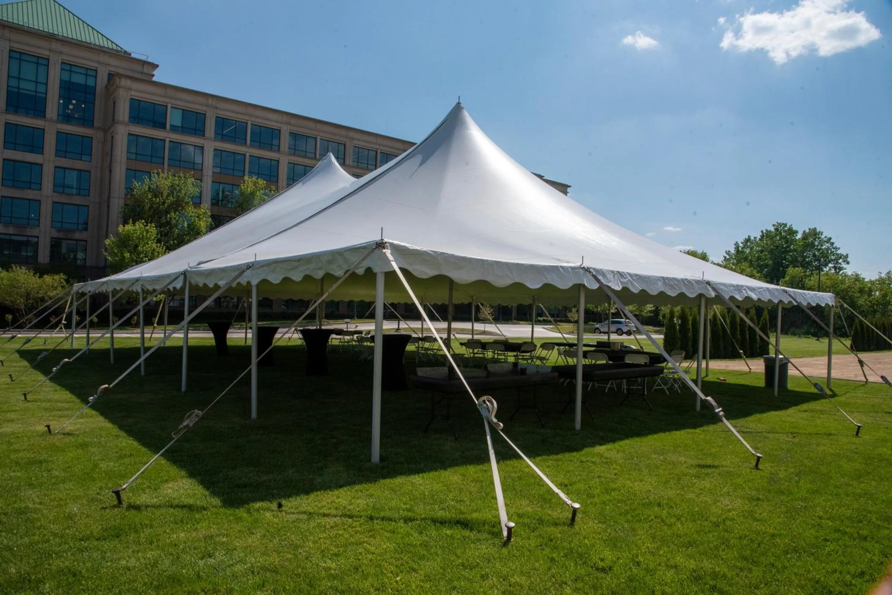 Garden in Holiday Inn Express & Suites Chicago Schaumburg by IHG