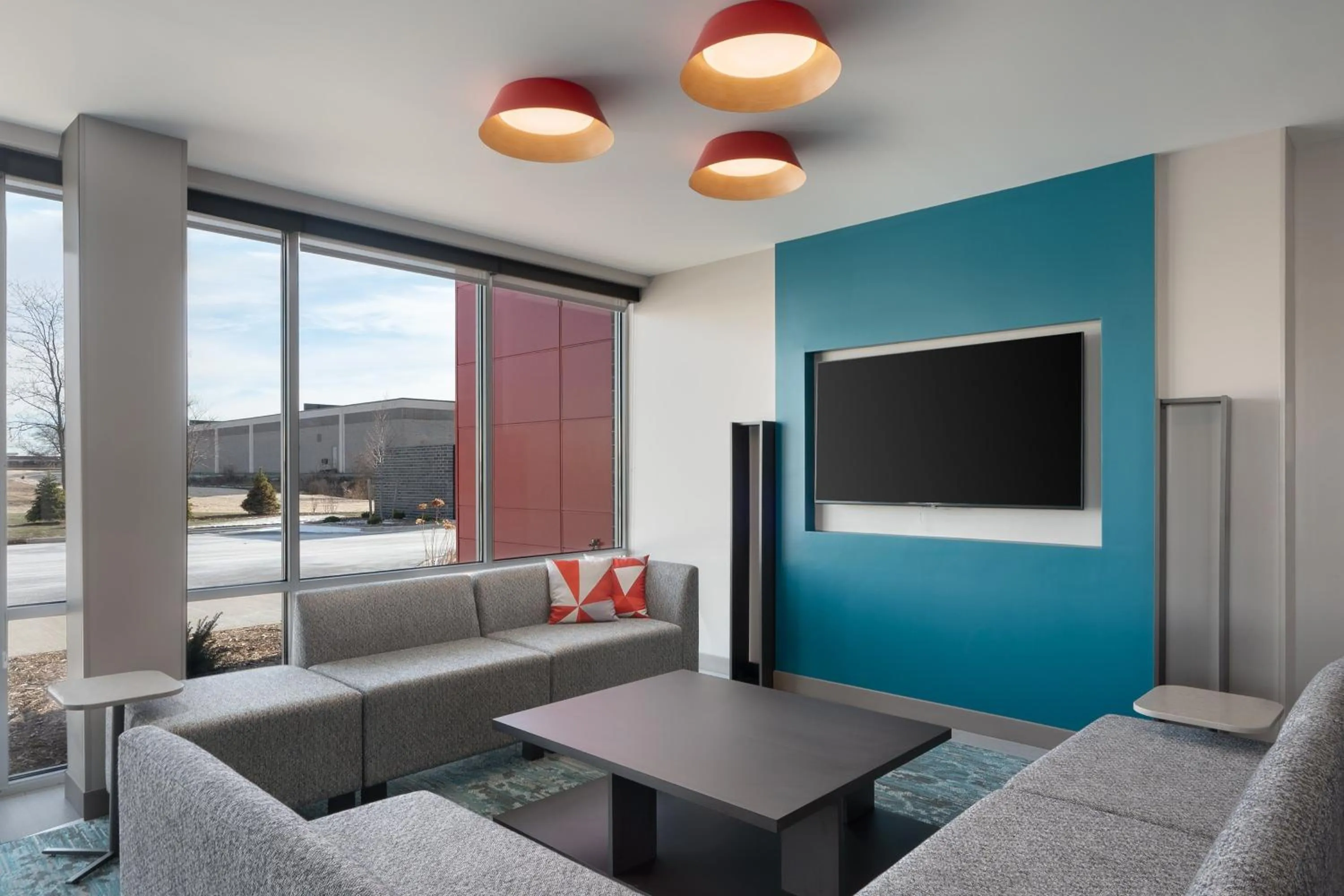 Property building in avid hotel Oak Creek by IHG