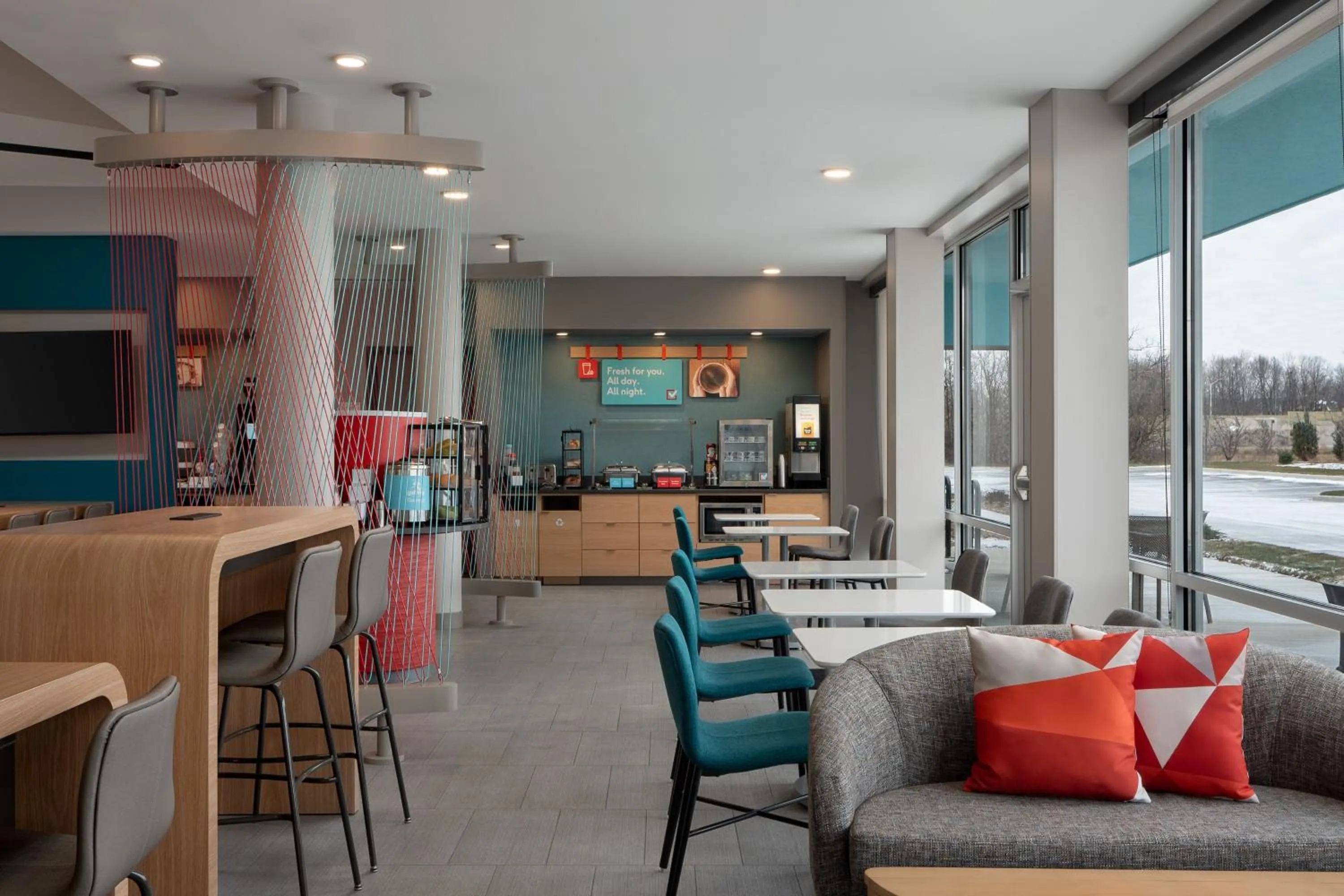 Breakfast in avid hotel Oak Creek by IHG