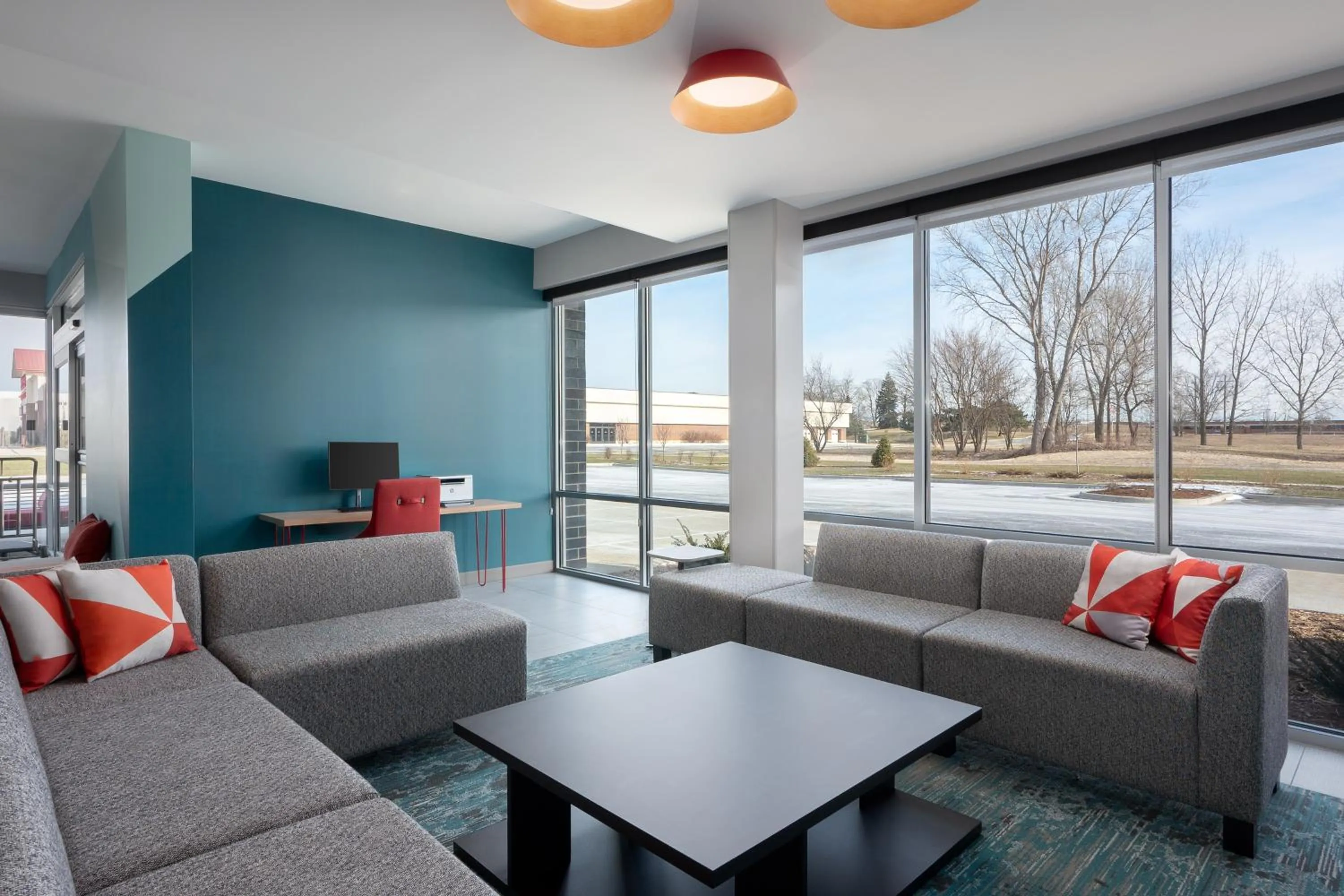 Property building in avid hotel Oak Creek by IHG