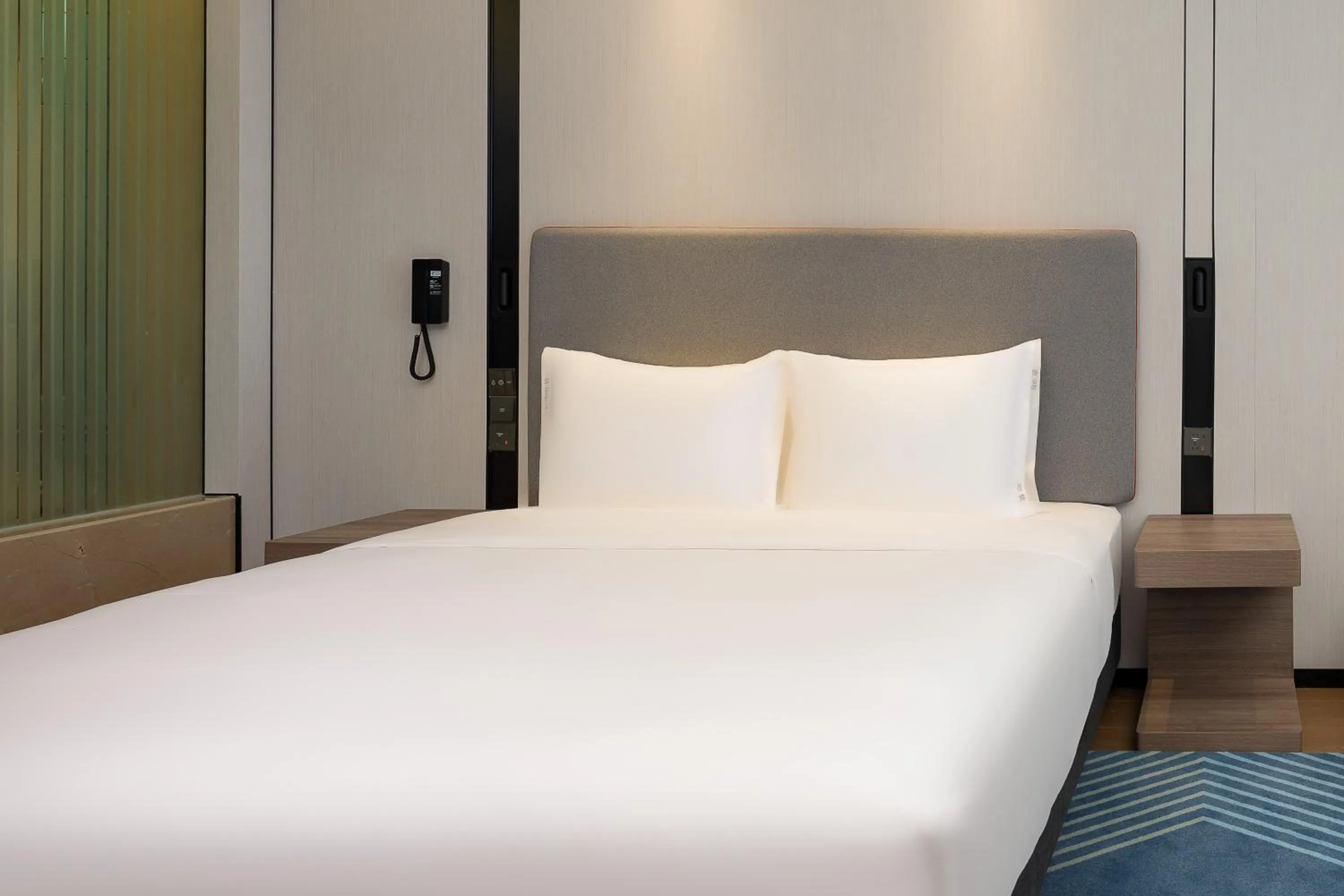 Bedroom, Bed in Holiday Inn Express Beijing Conference Center by IHG