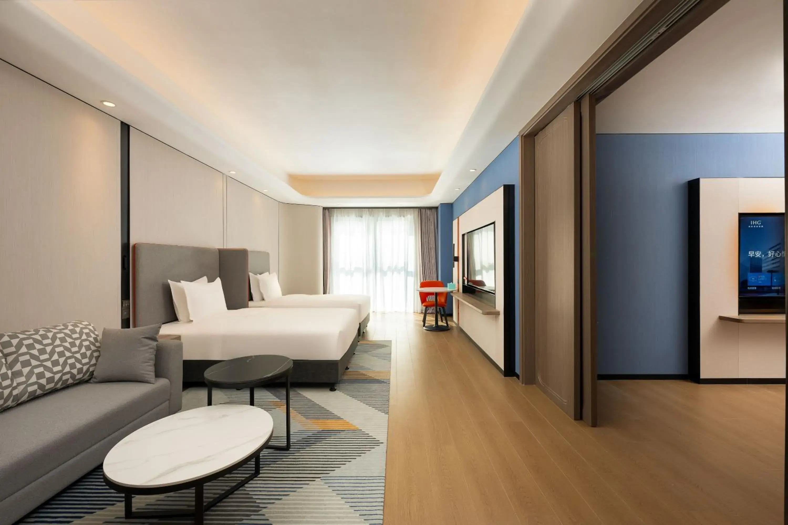 Standard King Room with Two Single Beds in Holiday Inn Express Beijing Conference Center by IHG Standard King Room with Two Single Beds in Holiday Inn Express Beijing Conference Center by IHG