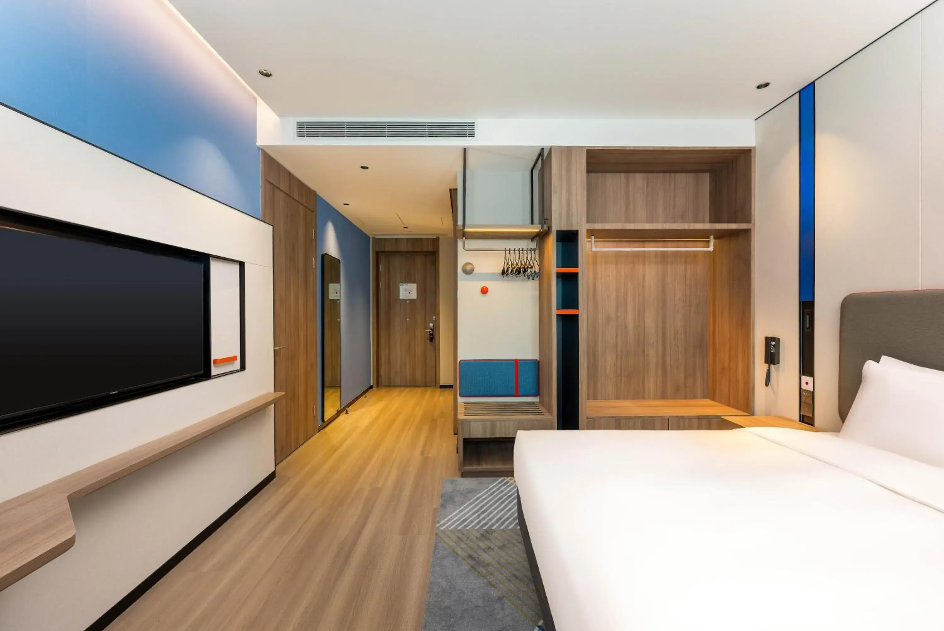 Standard King Room - Disability Access in Holiday Inn Express Liaocheng ETDZ by IHG Standard King Room - Disability Access in Holiday Inn Express Liaocheng ETDZ by IHG