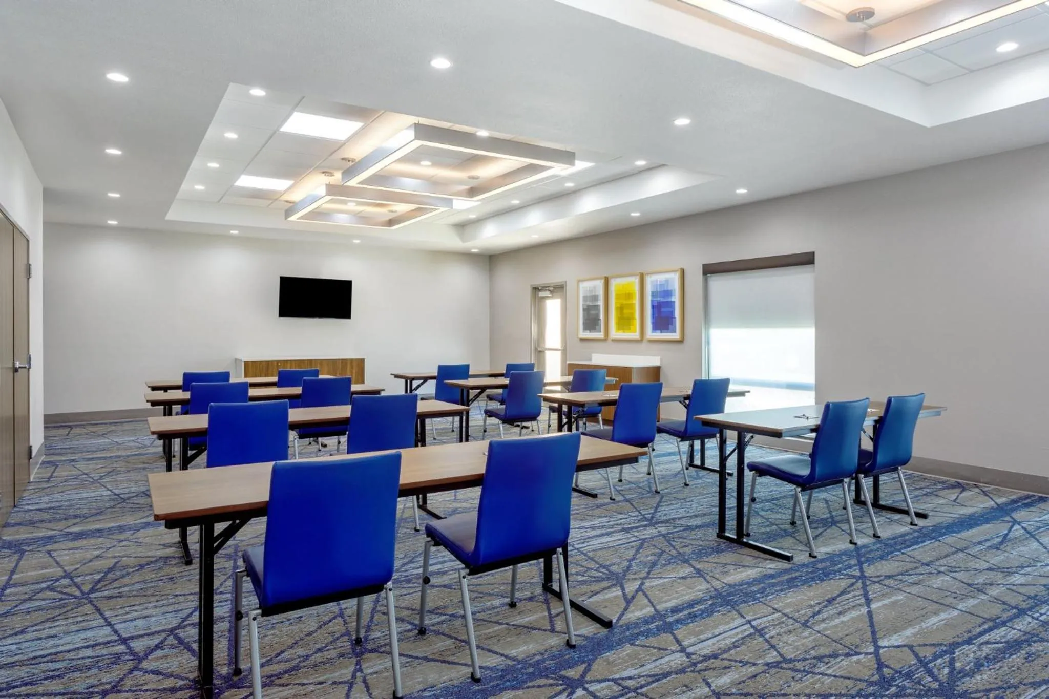 Meeting/conference room in Holiday Inn Express & Suites Macclenny by IHG