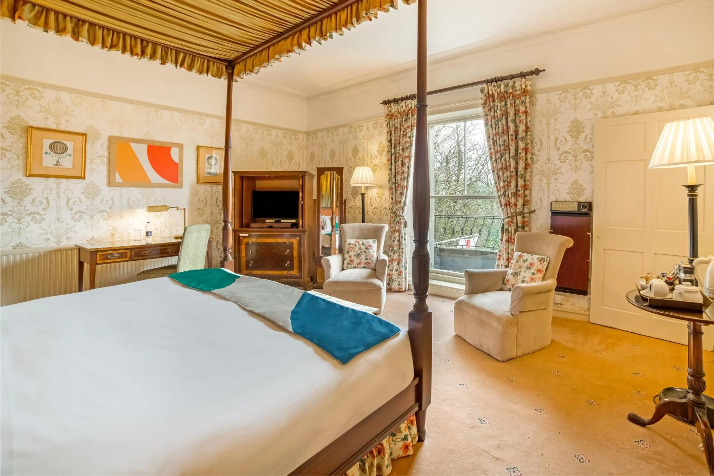 Bedroom, Bed in OYO Bailbrook Lodge, Bath