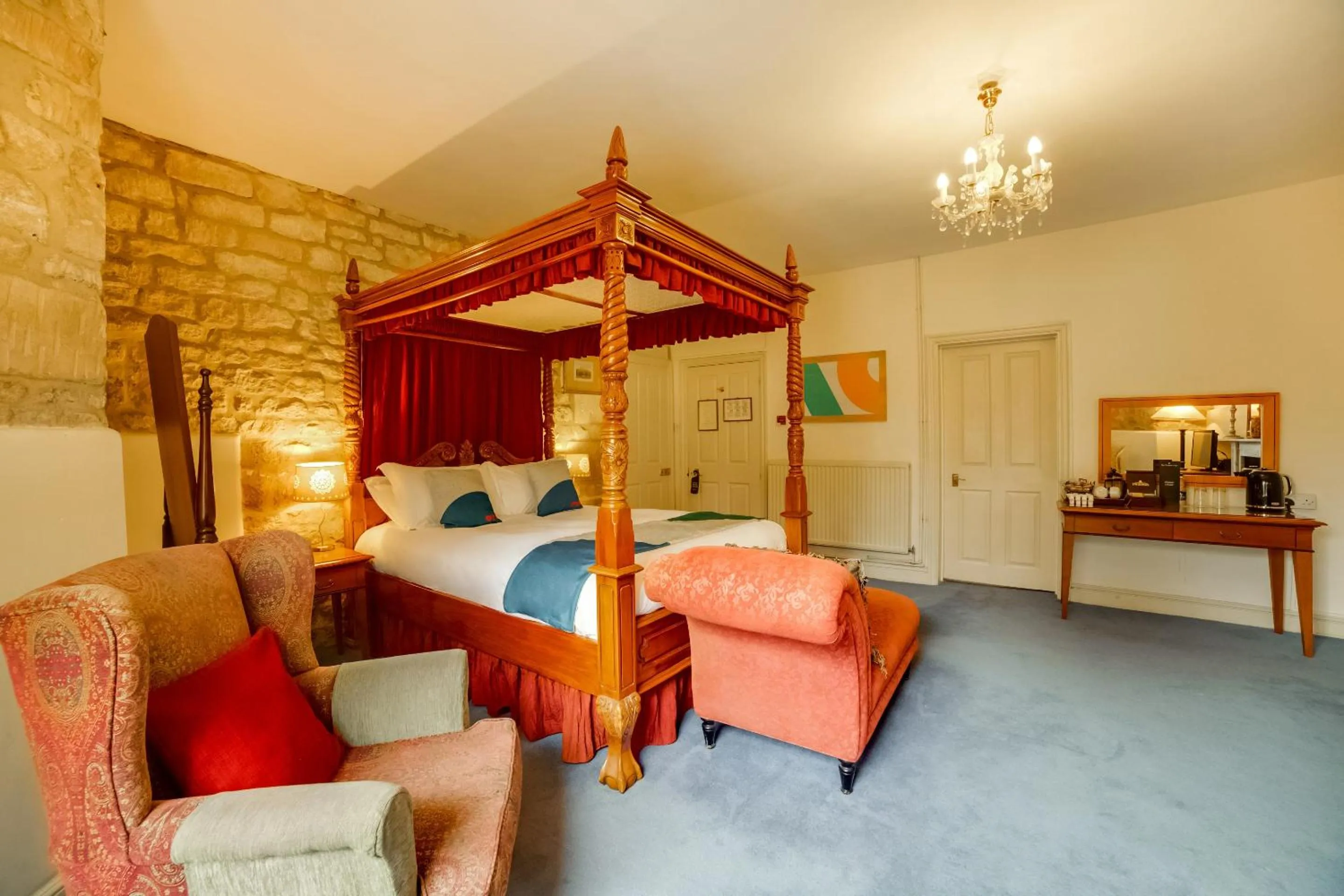 Bedroom in OYO Bailbrook Lodge, Bath