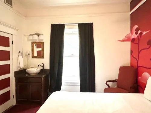 Bisbee Grand Hotel, Saloon, and Music Venue