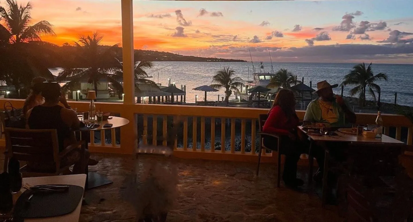 Restaurant/places to eat in Northshore Seaside Suites