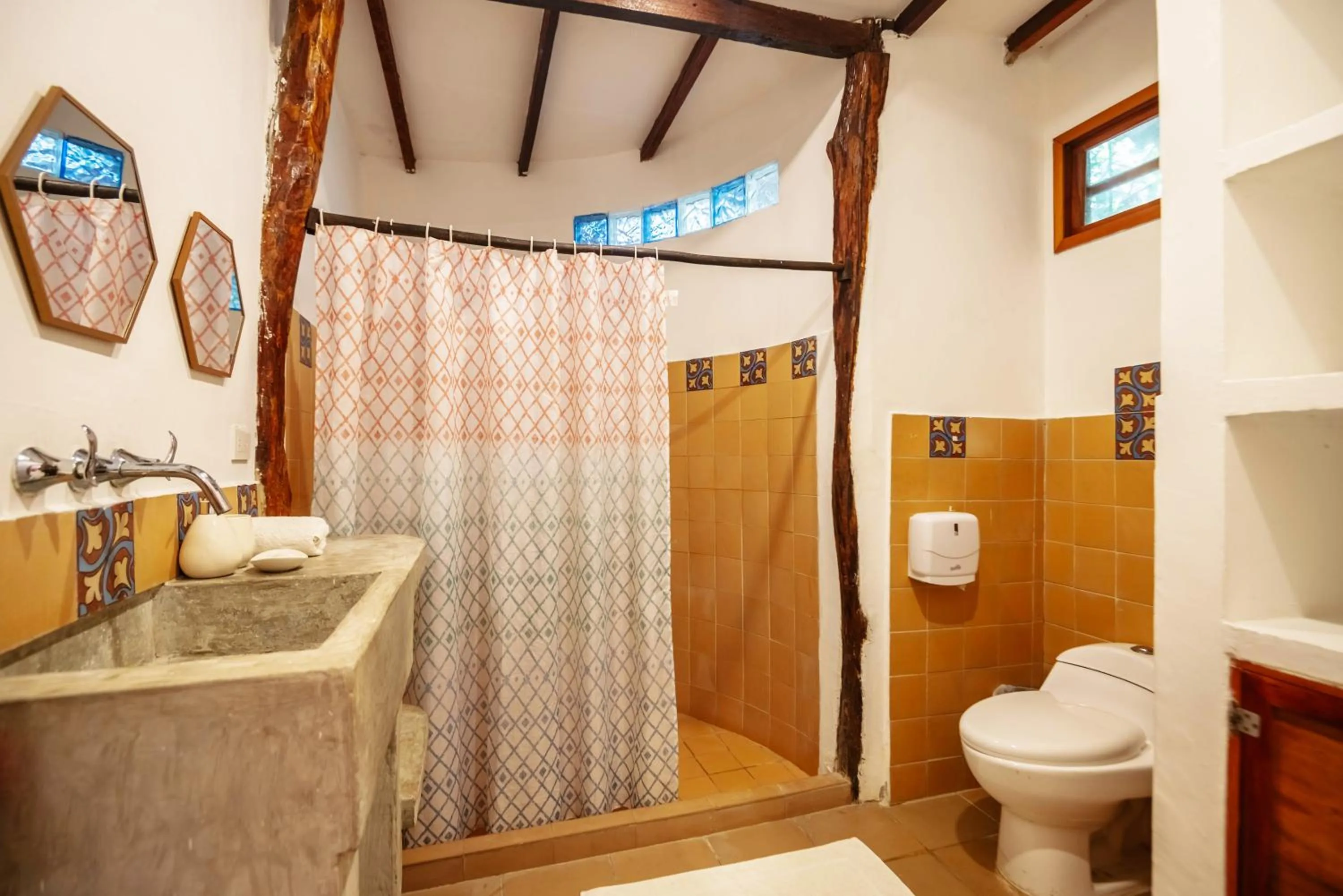 Shower in Finca Escondida