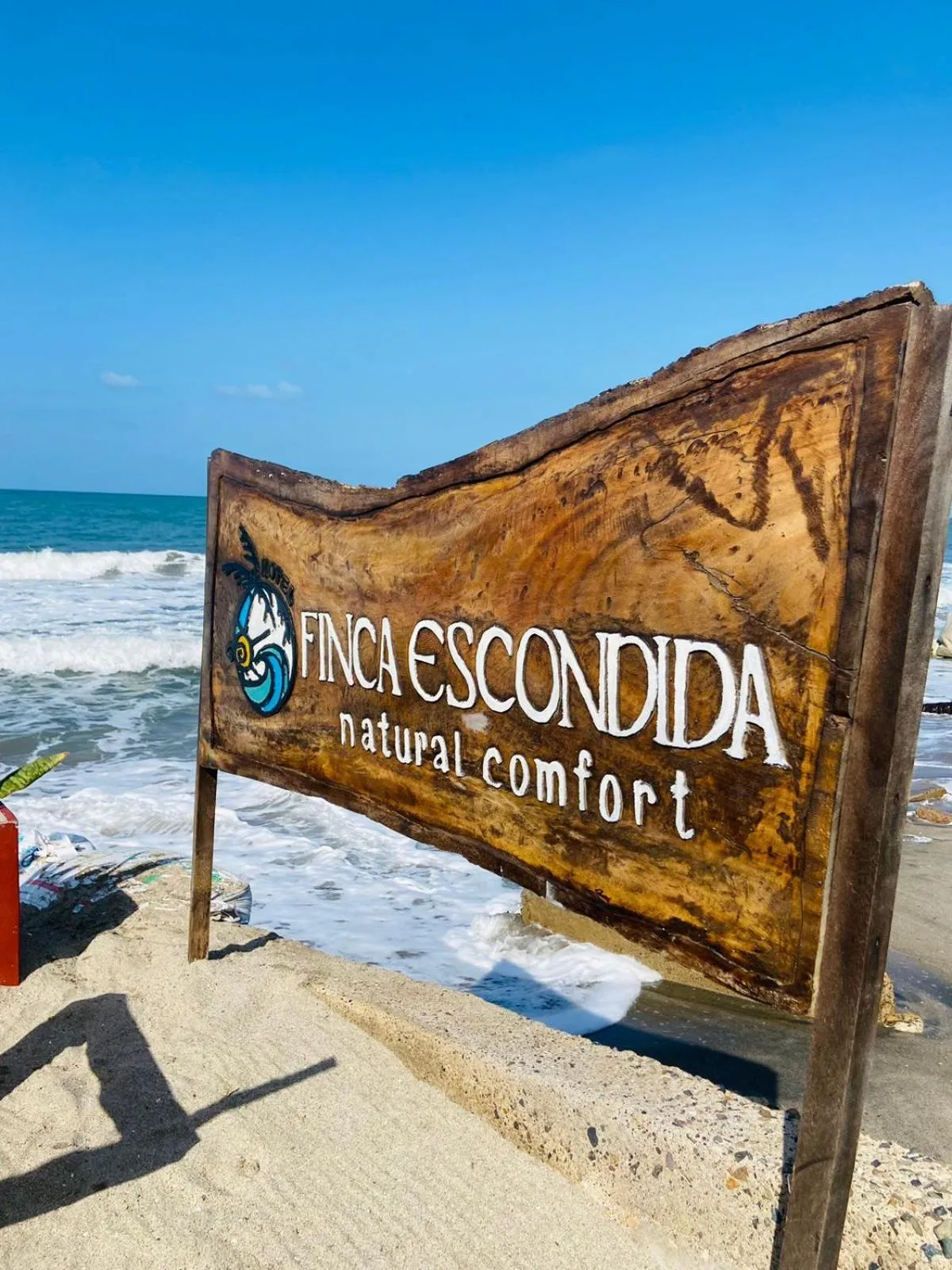 Logo/Certificate/Sign in Finca Escondida