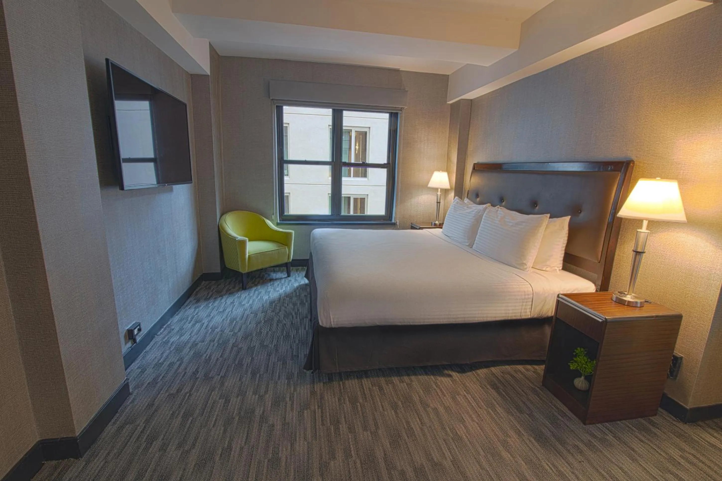 Bedroom, Bed in Hotel Edison Times Square