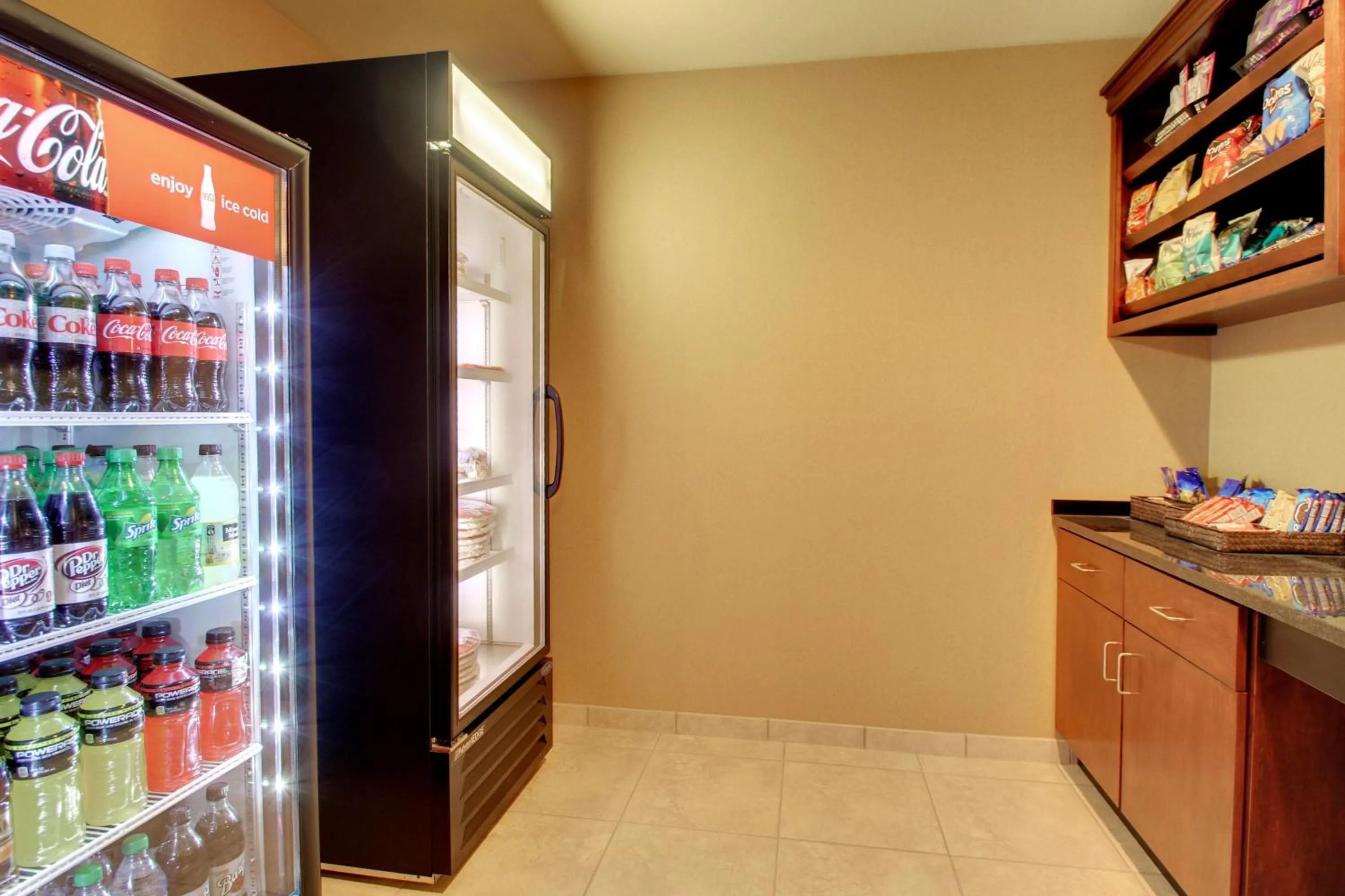 On-site shops in Cobblestone Inn & Suites - Linton