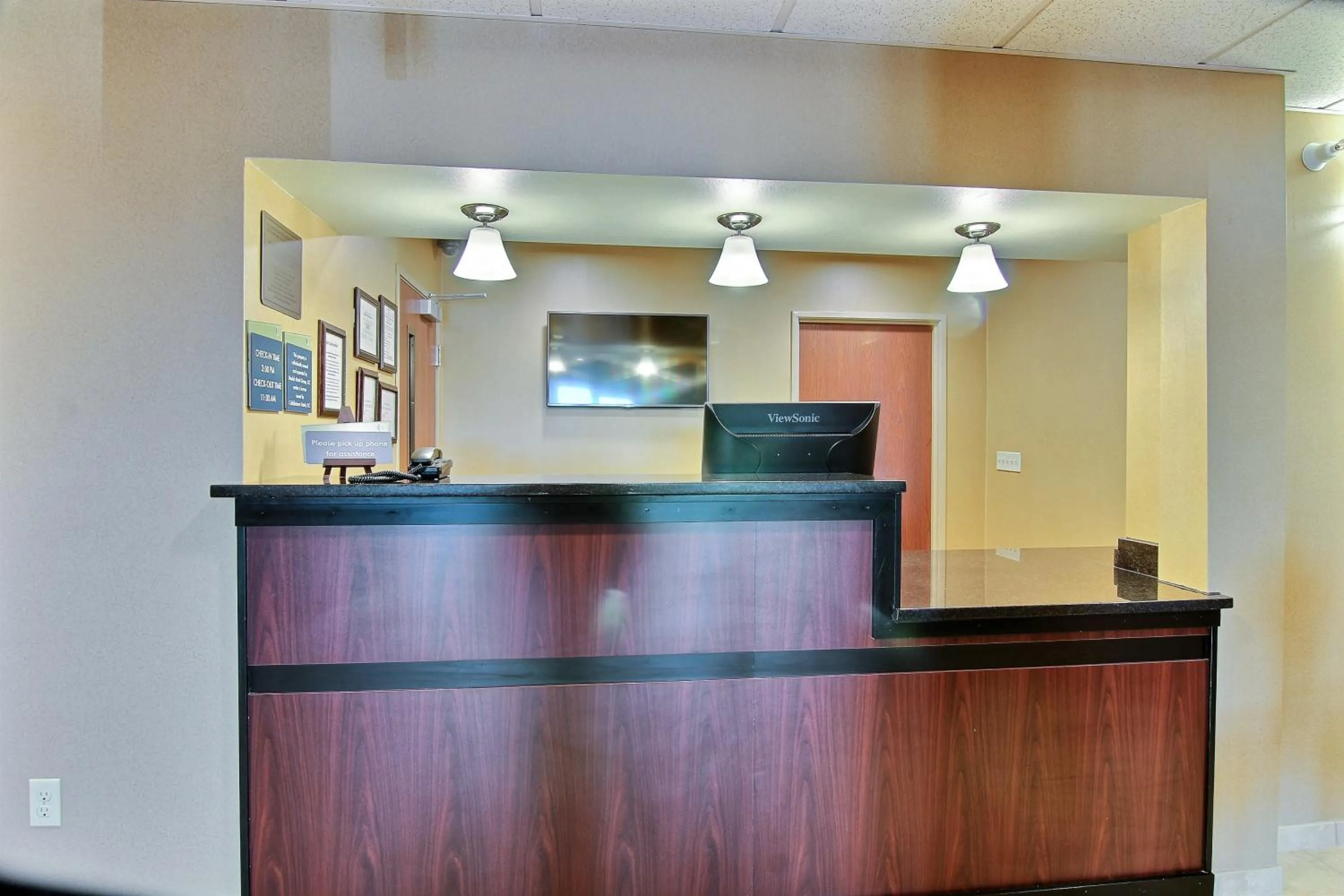 Lobby or reception in Cobblestone Hotel & Suites - Beulah