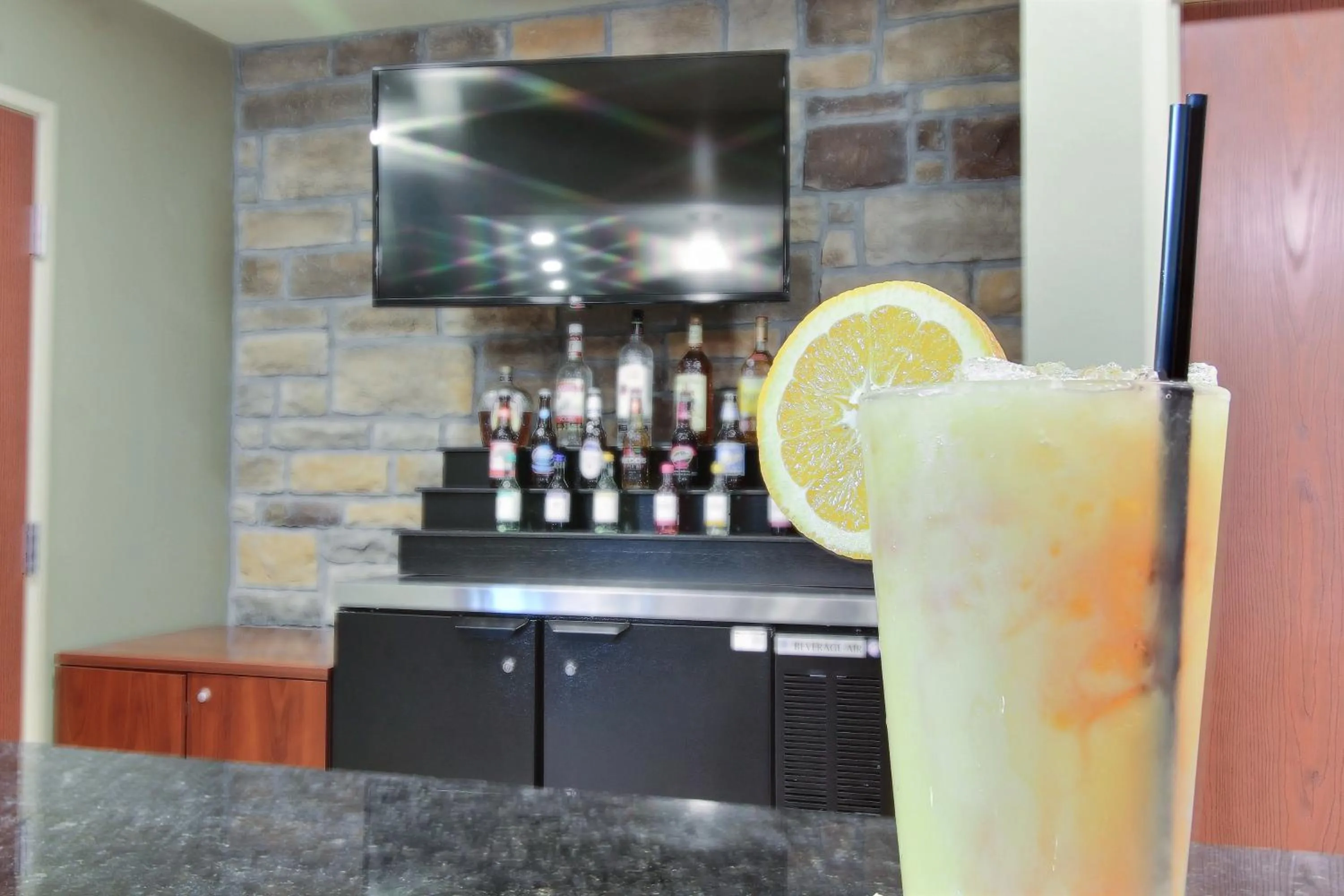 Alcoholic drinks in Cobblestone Hotel & Suites - Beulah