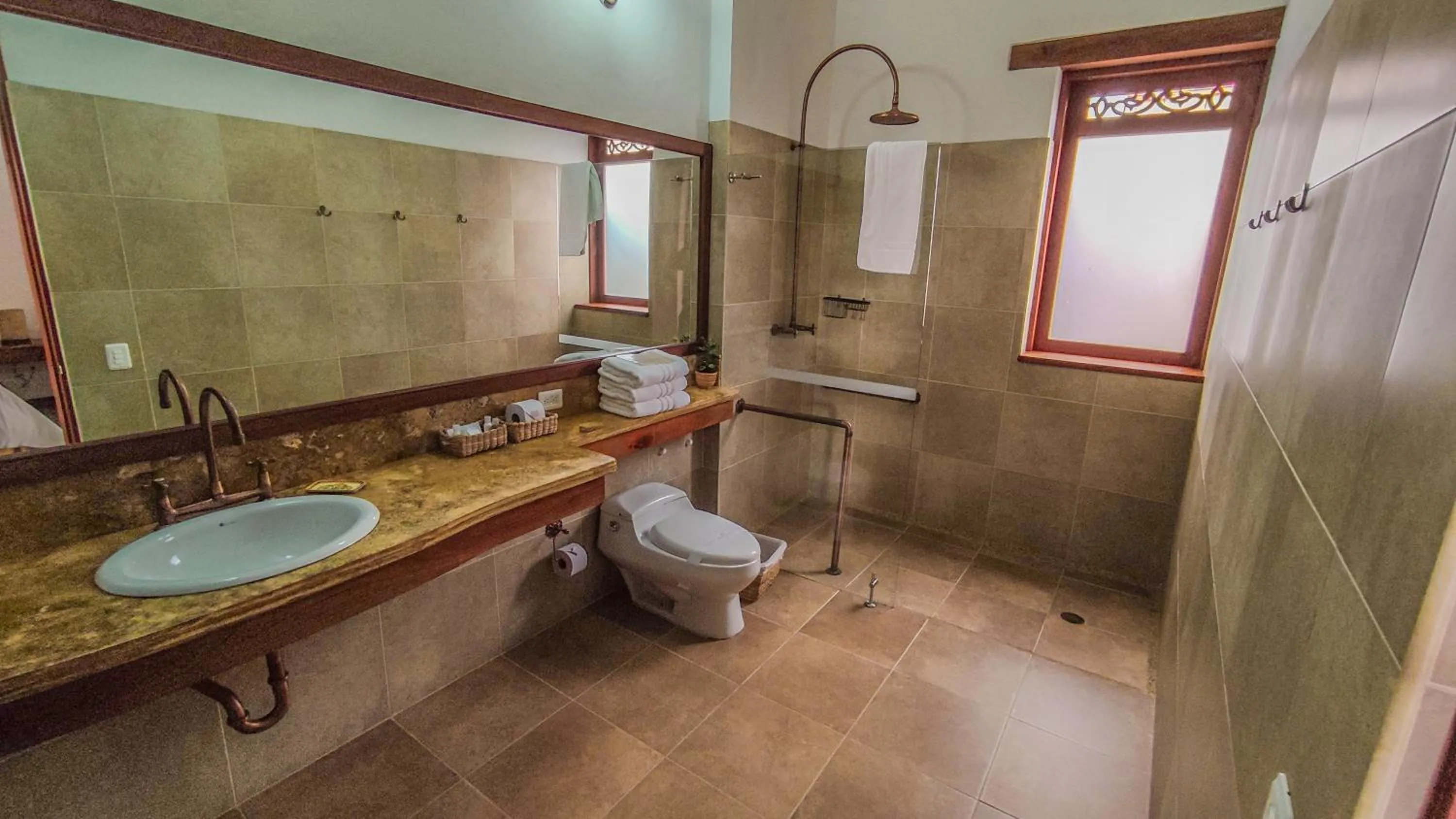 Shower in Maria Bonita Hotel