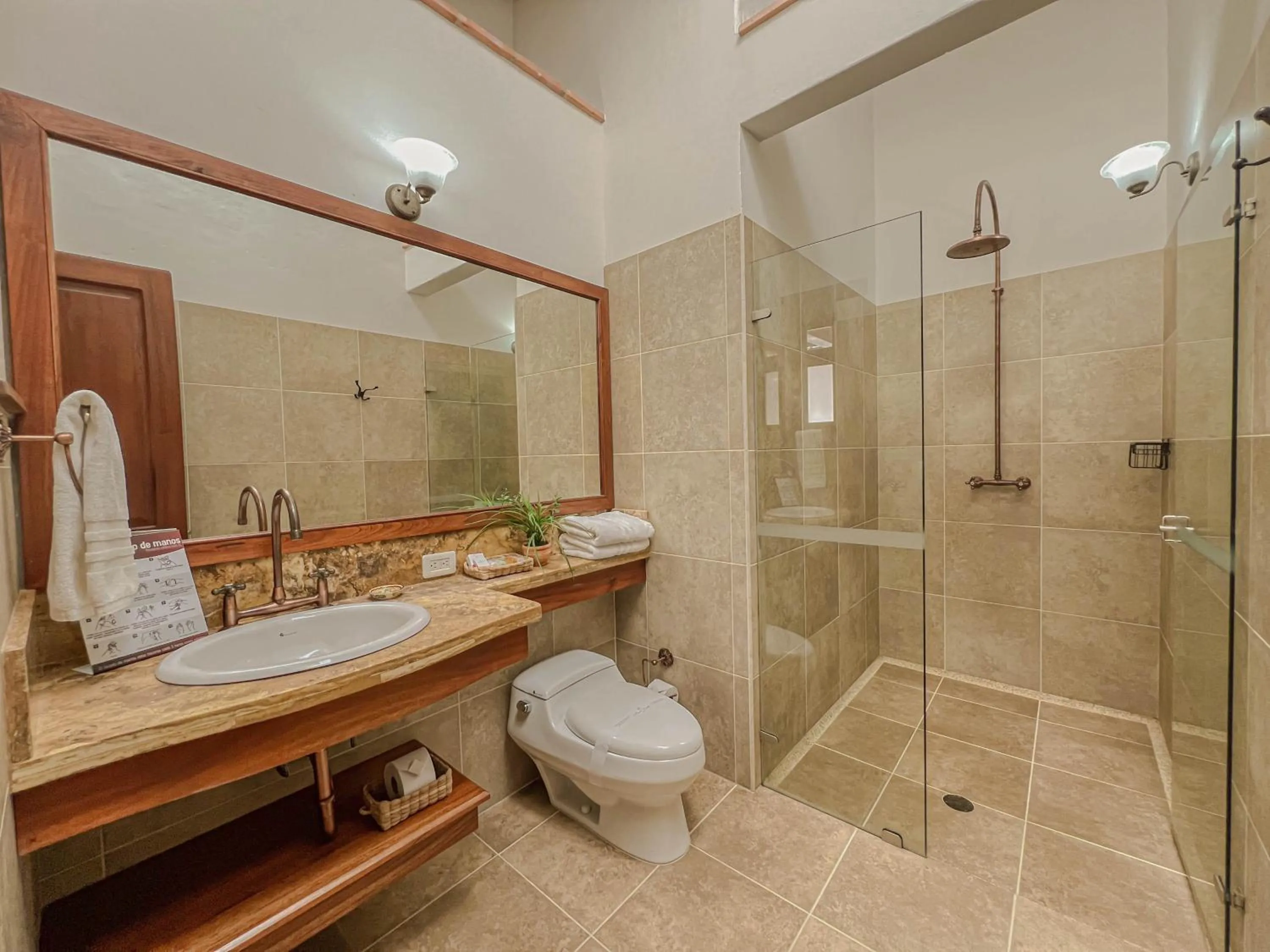 Bathroom in Maria Bonita Hotel