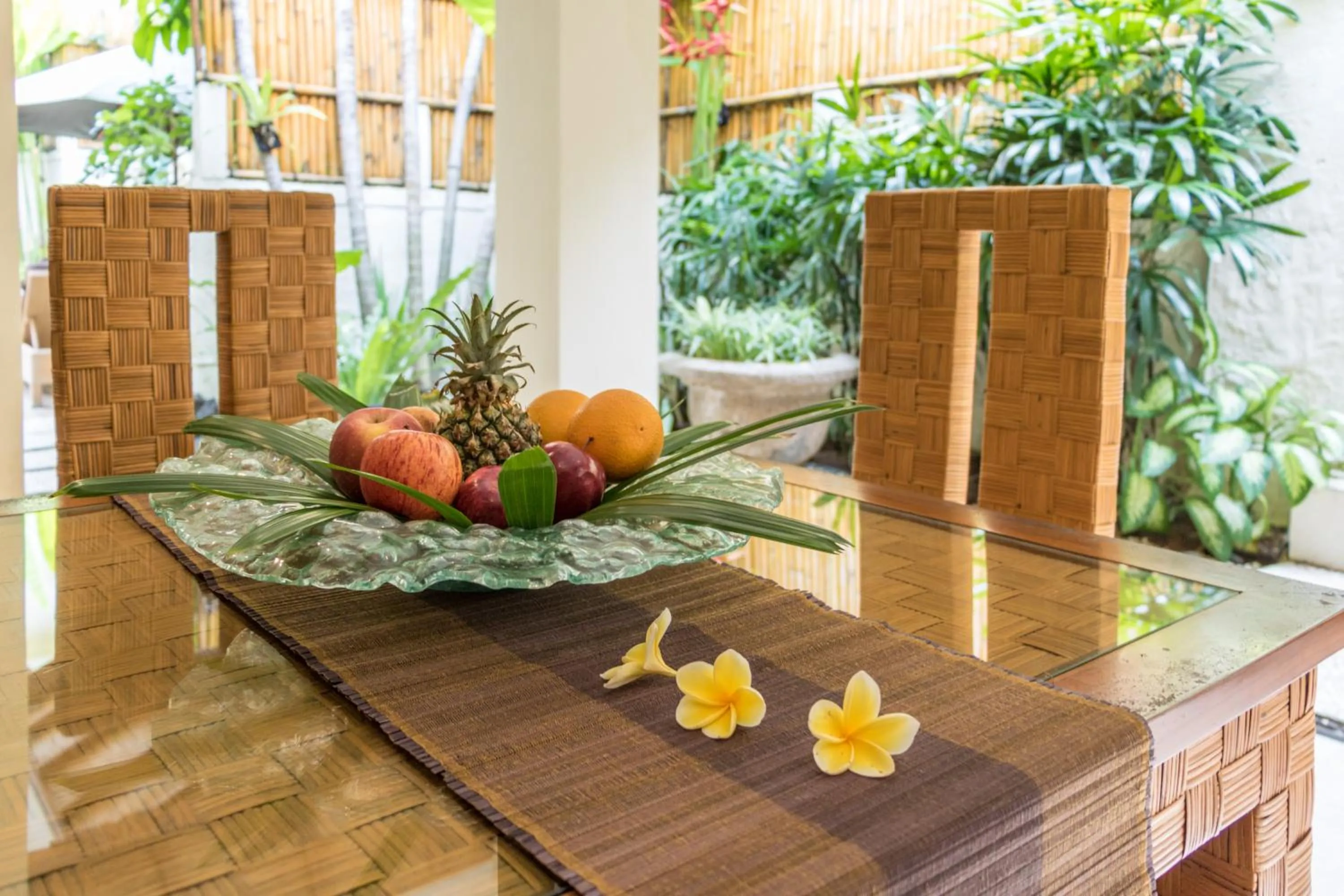 Food and drinks in Villa Seriska Seminyak