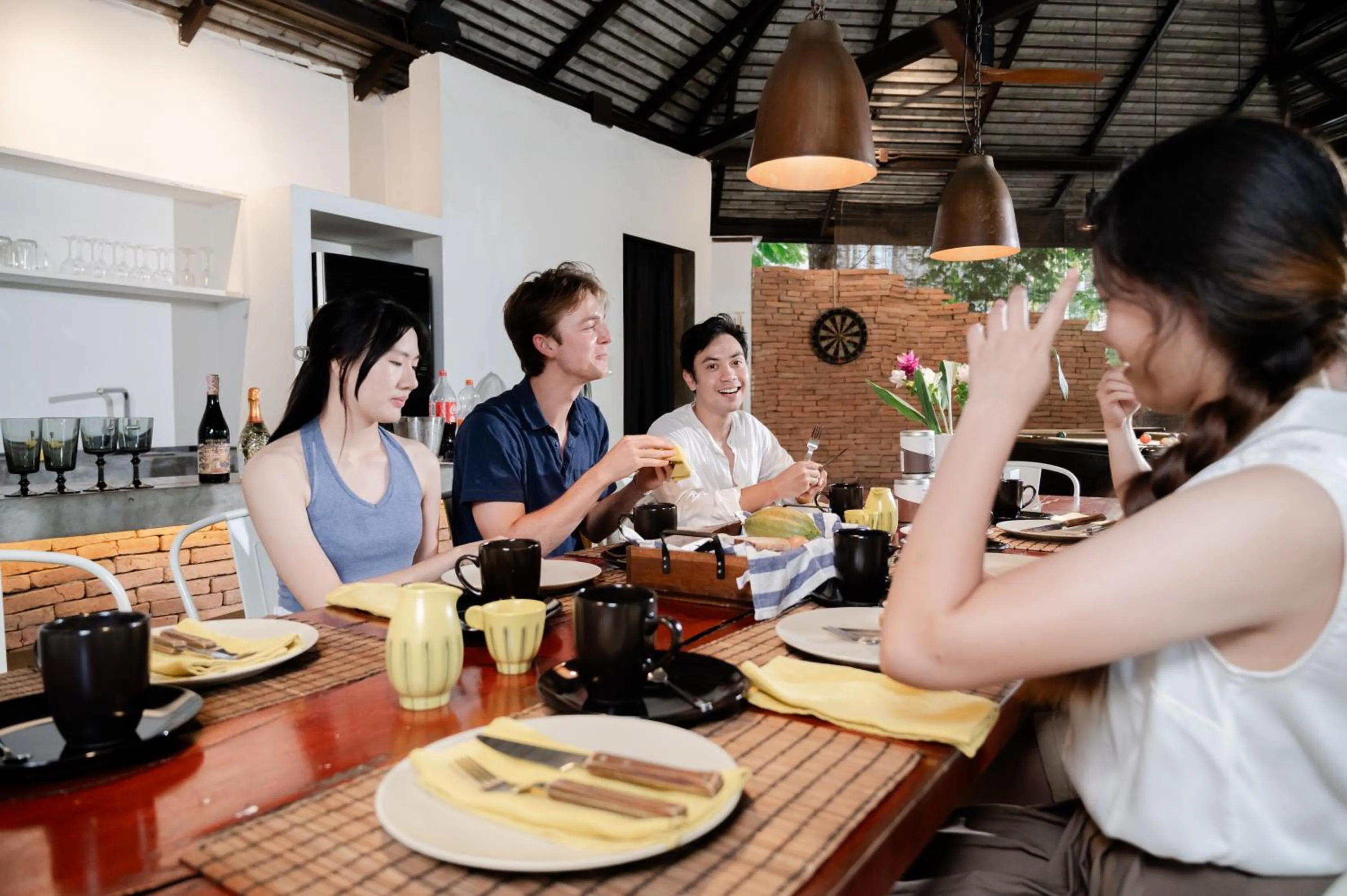 Restaurant/places to eat in Tolani Southgate Villa Chiang Mai