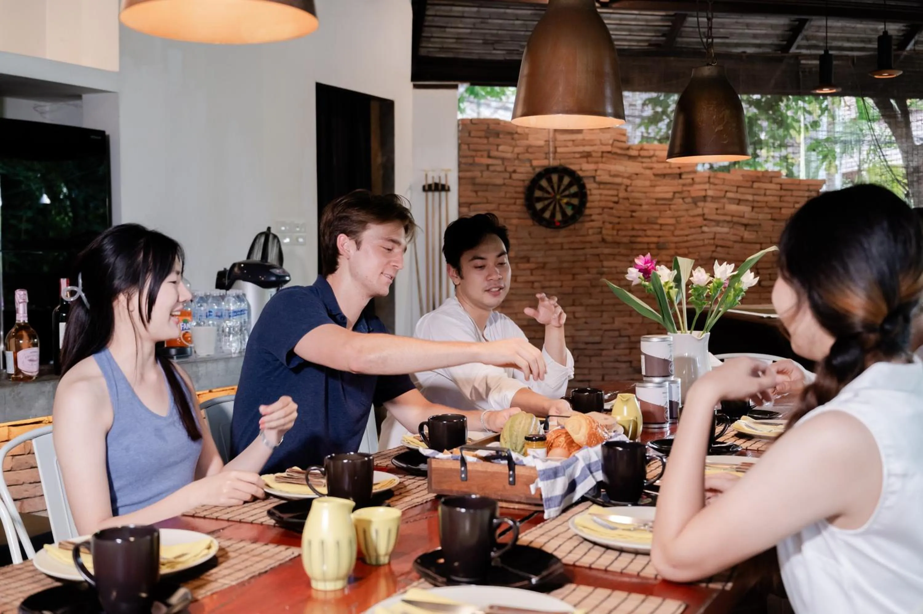 Restaurant/places to eat in Tolani Southgate Villa Chiang Mai