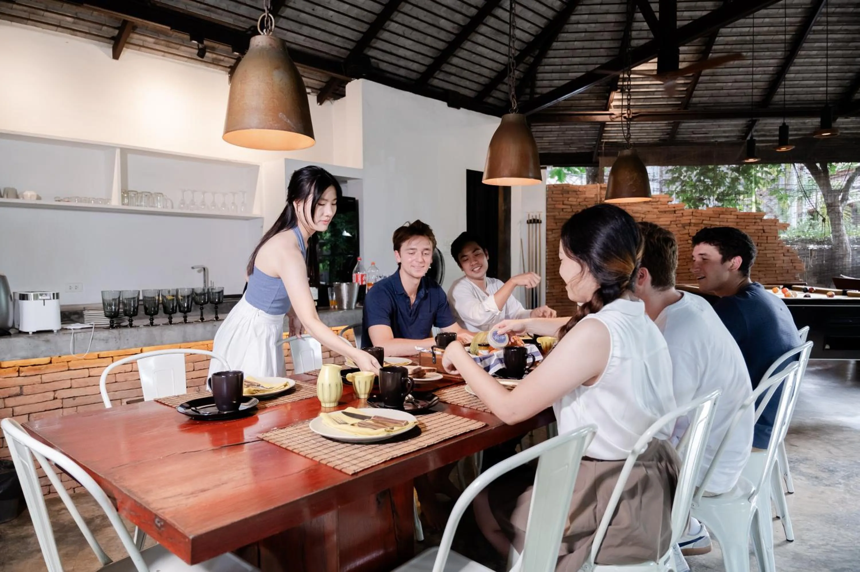 Restaurant/places to eat in Tolani Southgate Villa Chiang Mai