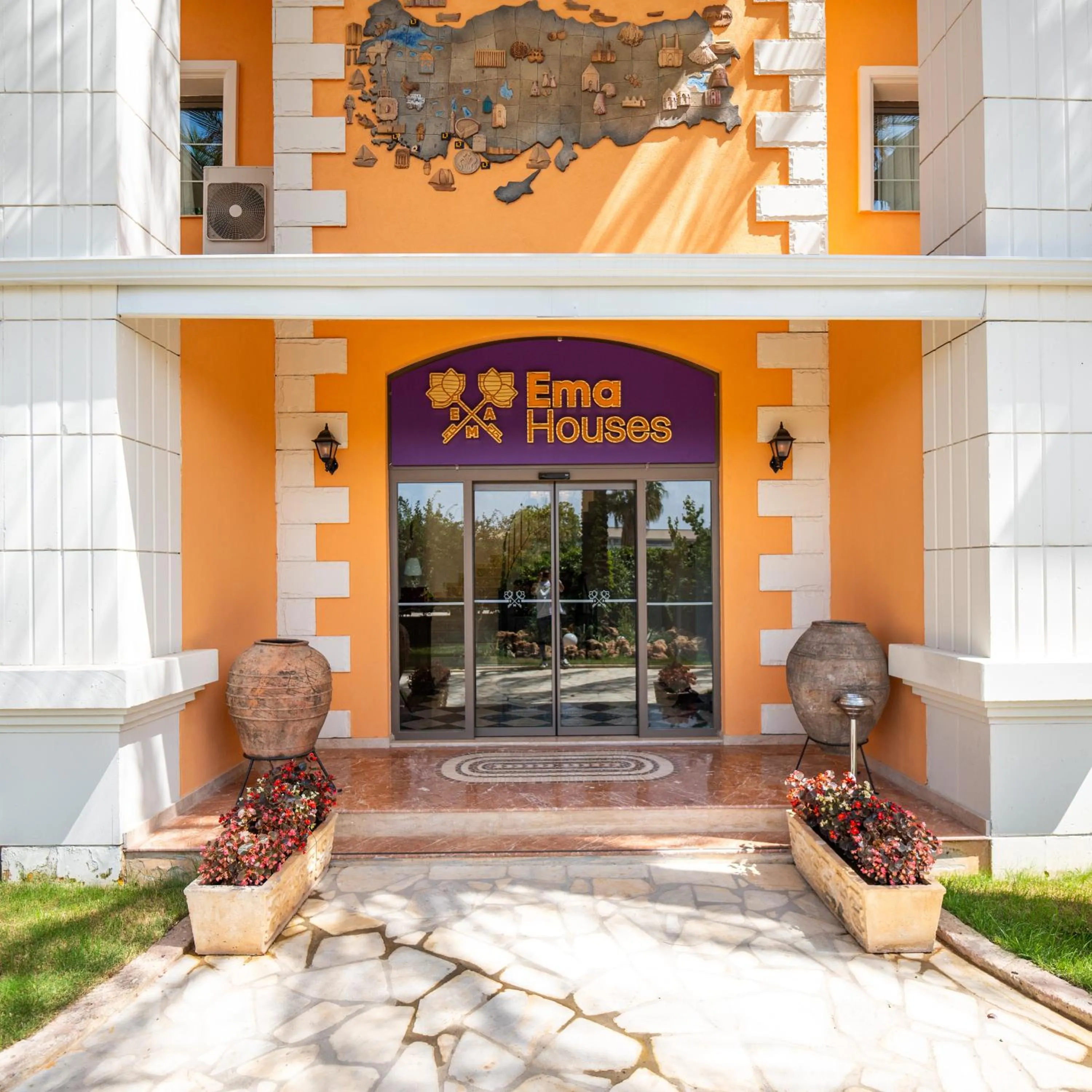 Facade/entrance in Ema Houses