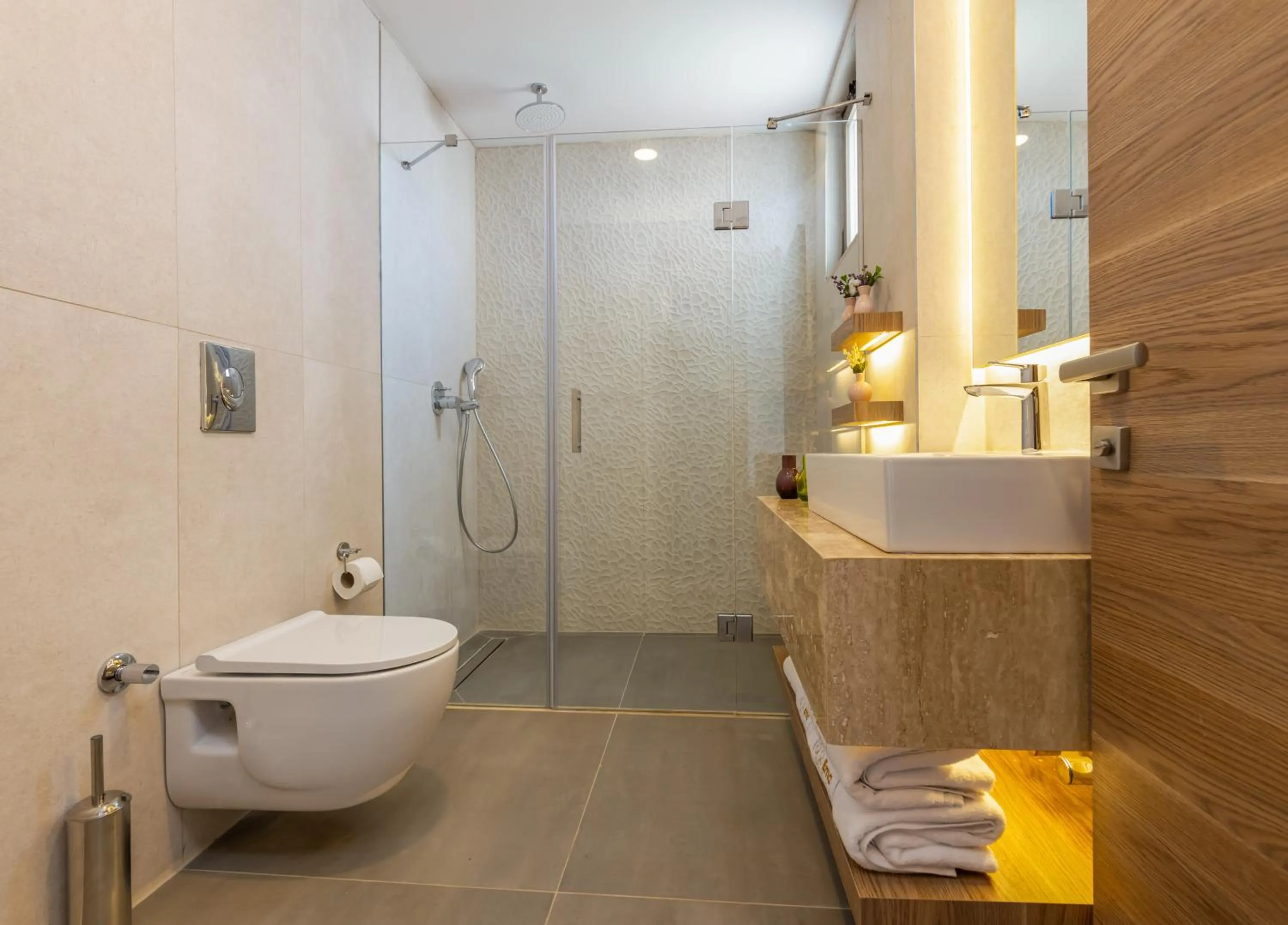 Shower in Ema Houses