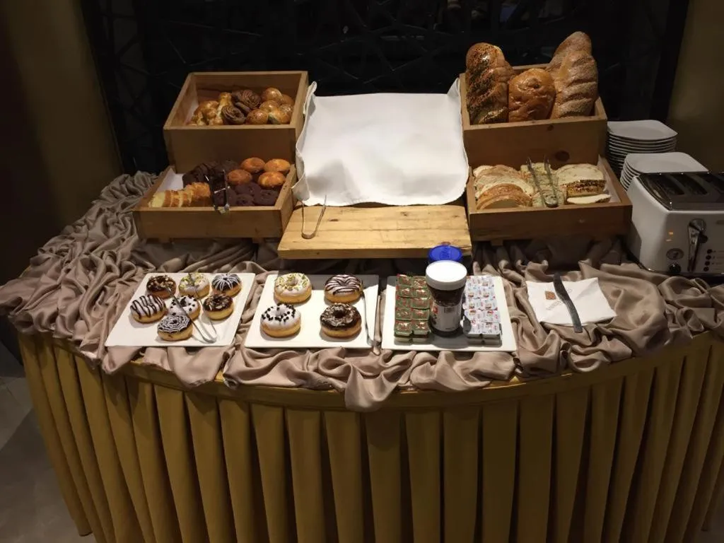 Restaurant/places to eat in Bahria Grand Hotel & Resort