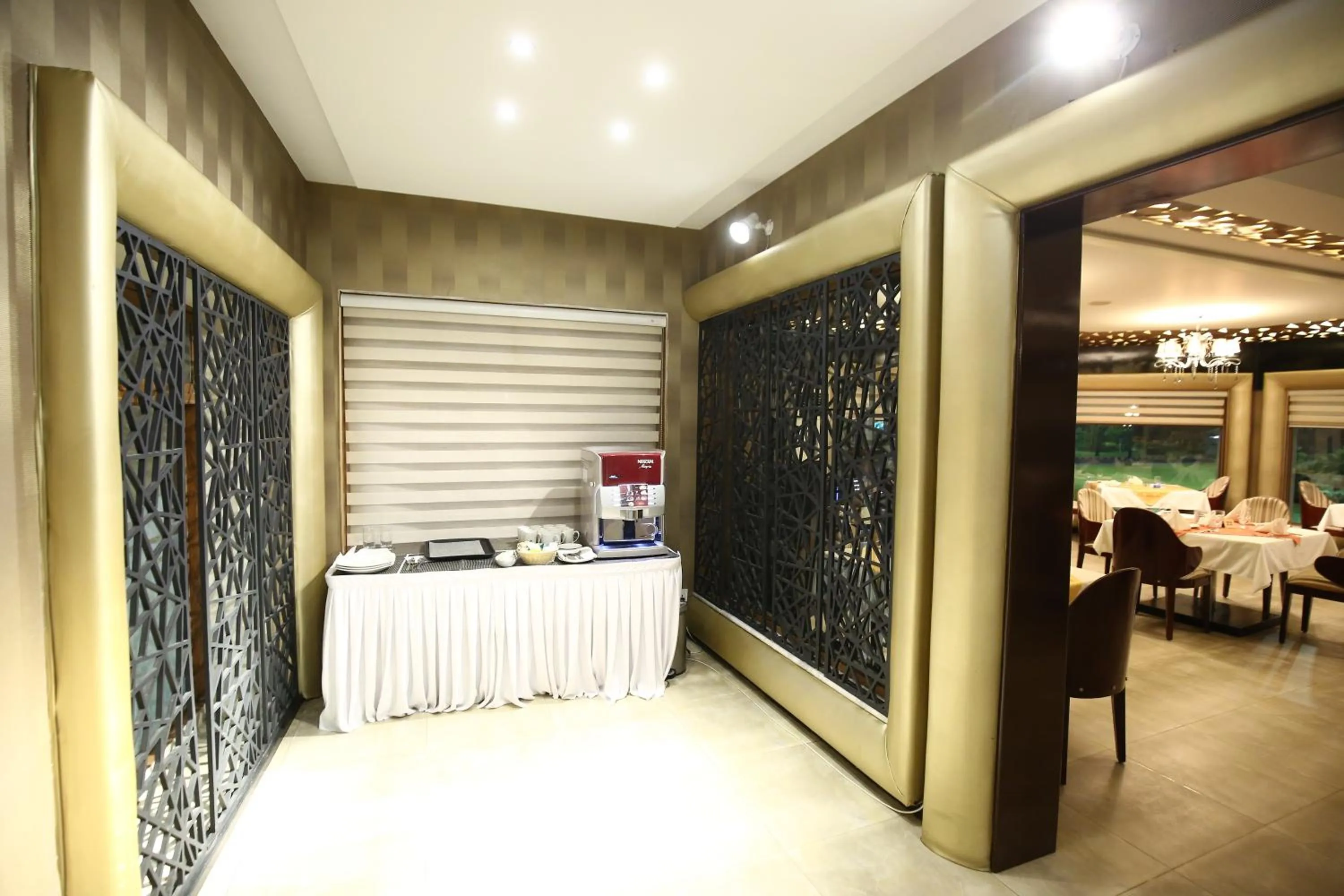 Restaurant/places to eat in Bahria Grand Hotel & Resort