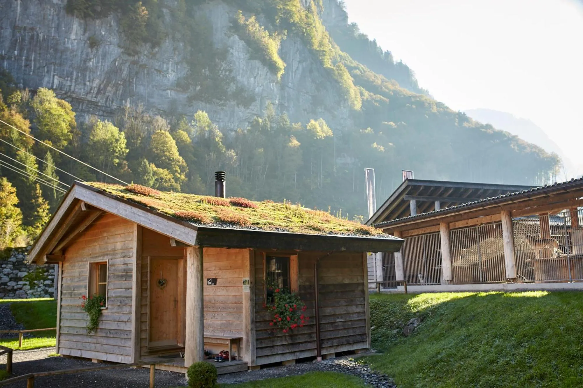 Property building in Hüttenhotel Husky Lodge