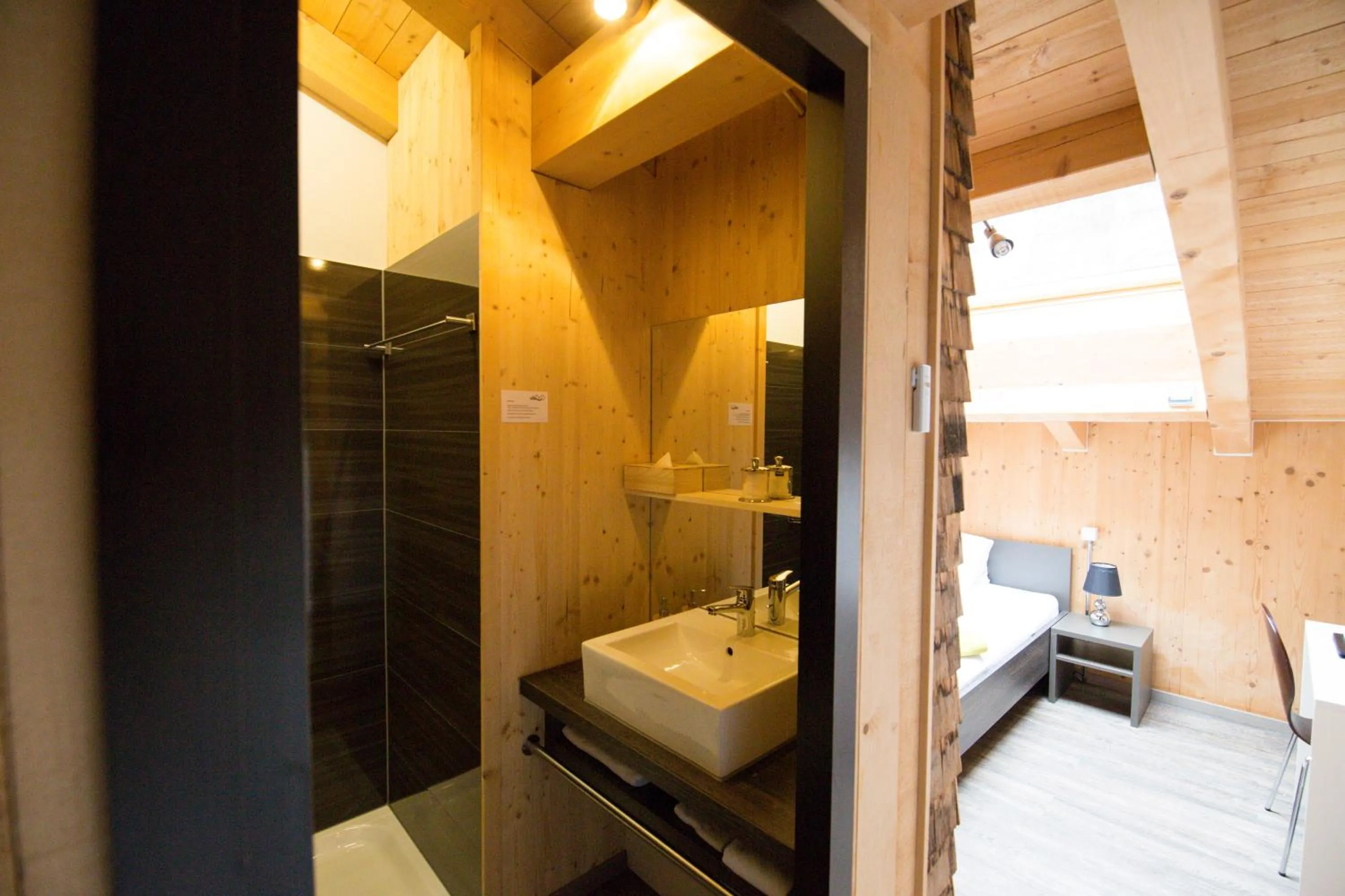 Shower in Hüttenhotel Husky Lodge