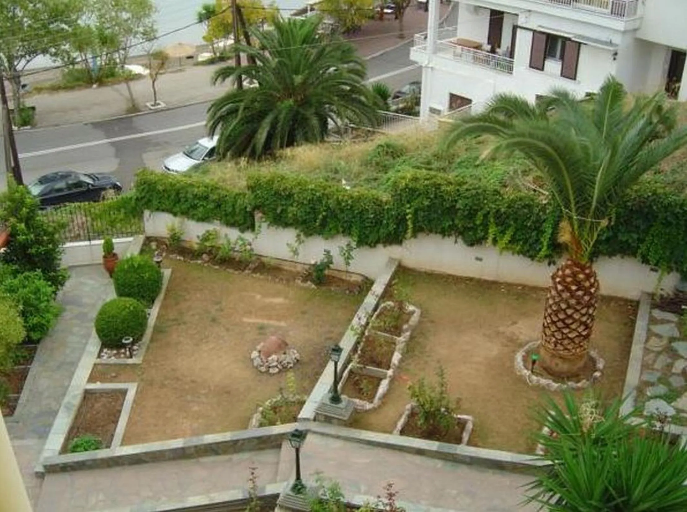 Garden in Morfeas Hotel