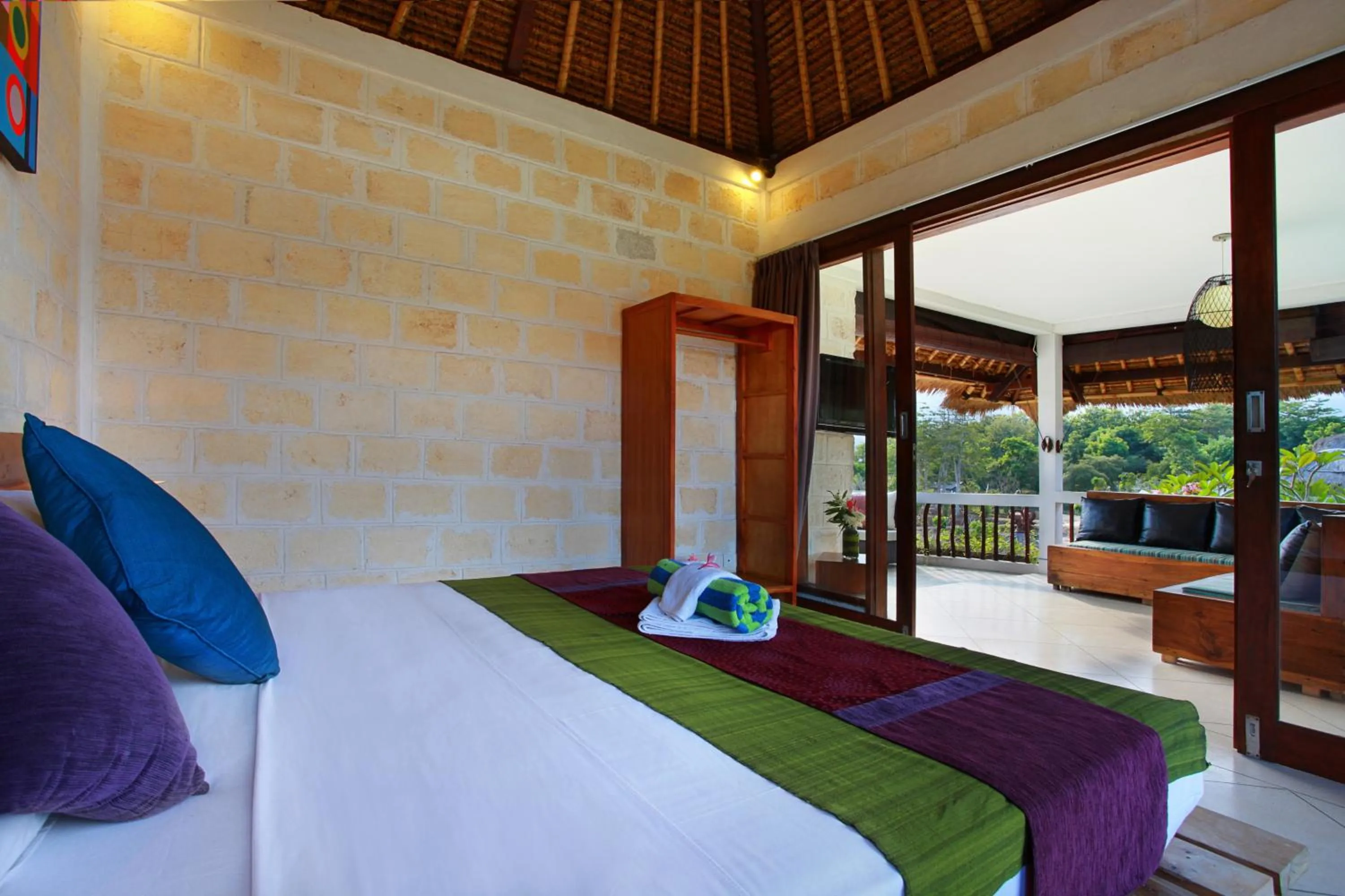 Photo of the whole room, Bed in Hill Dance Bali American Hotel