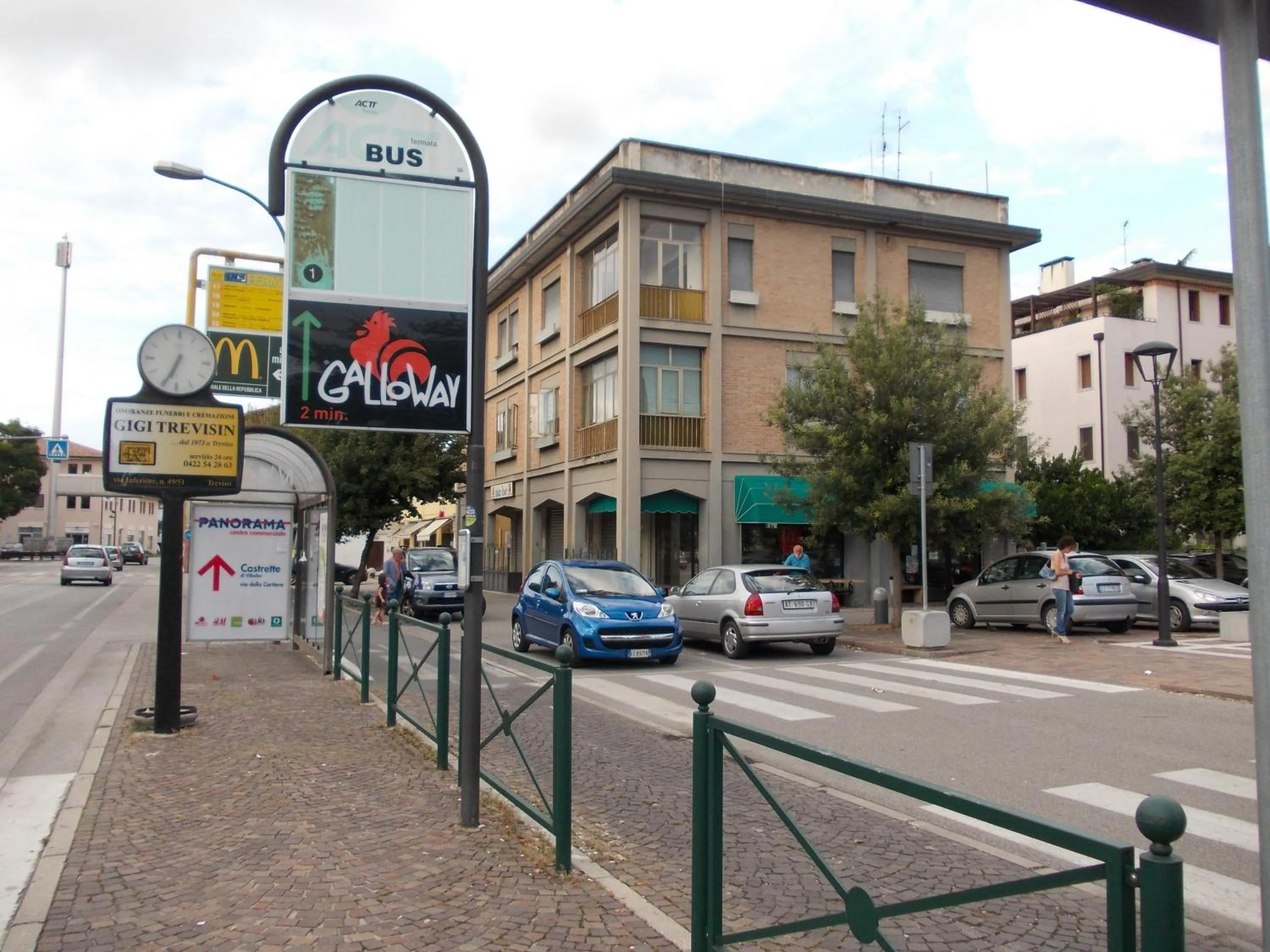 Area and facilities in Big Brother Bed & Rooms