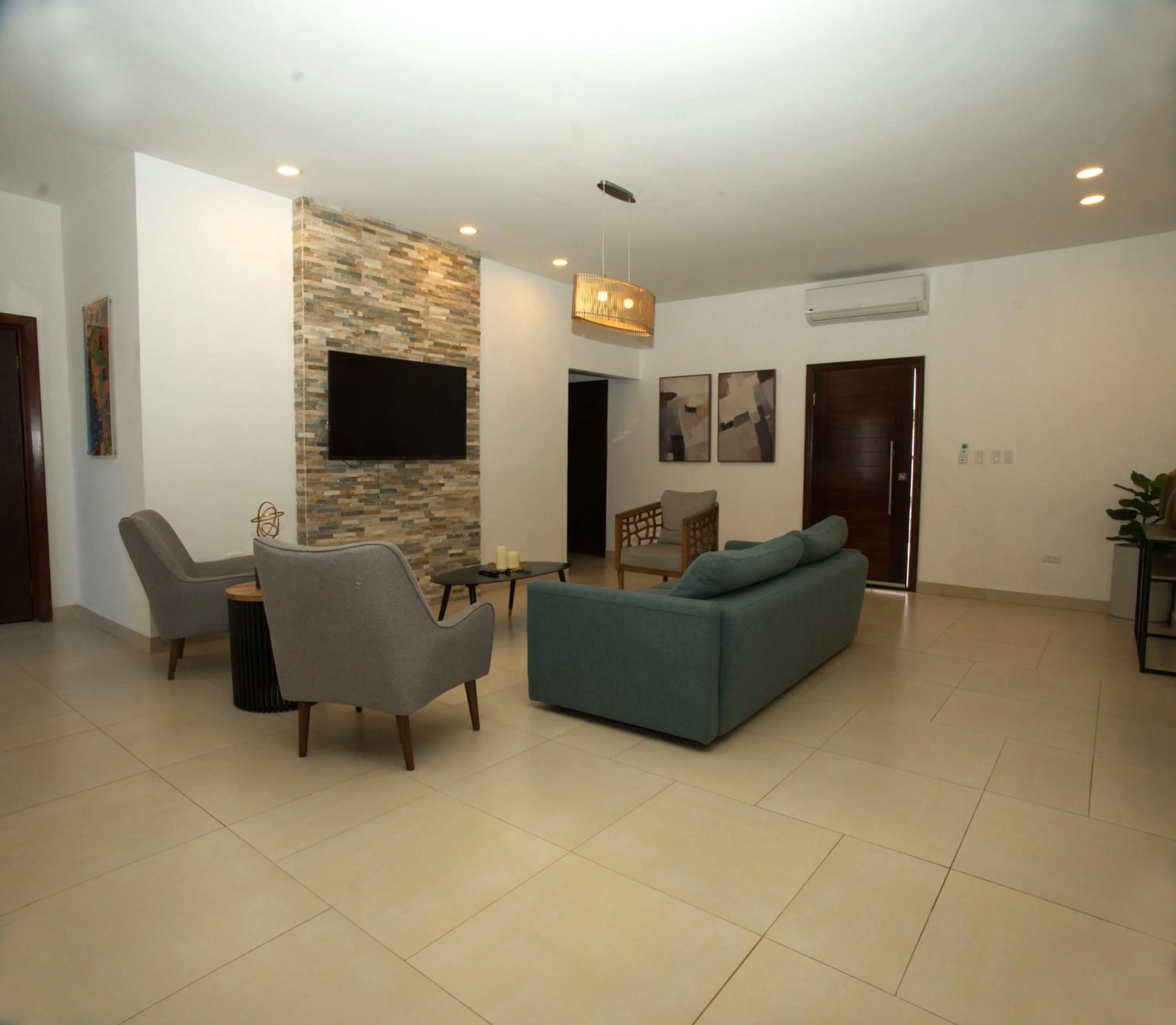 Communal lounge/ TV room in Voyage Vacation Club