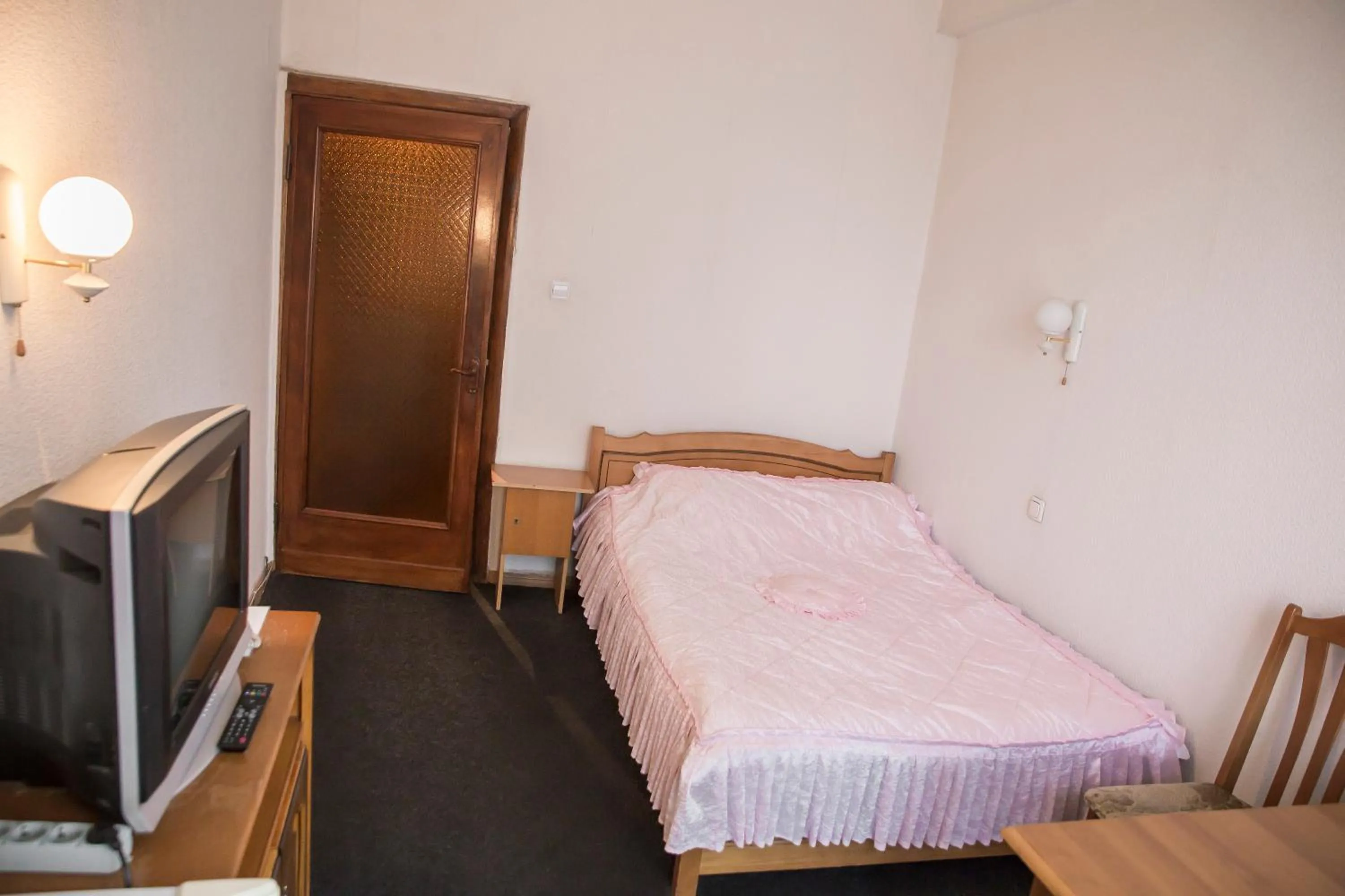 Bed in Chisinau Hotel