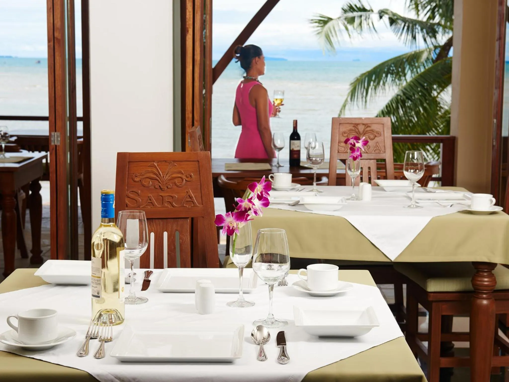 Restaurant/places to eat in Sara Beachfront Boutique Resort
