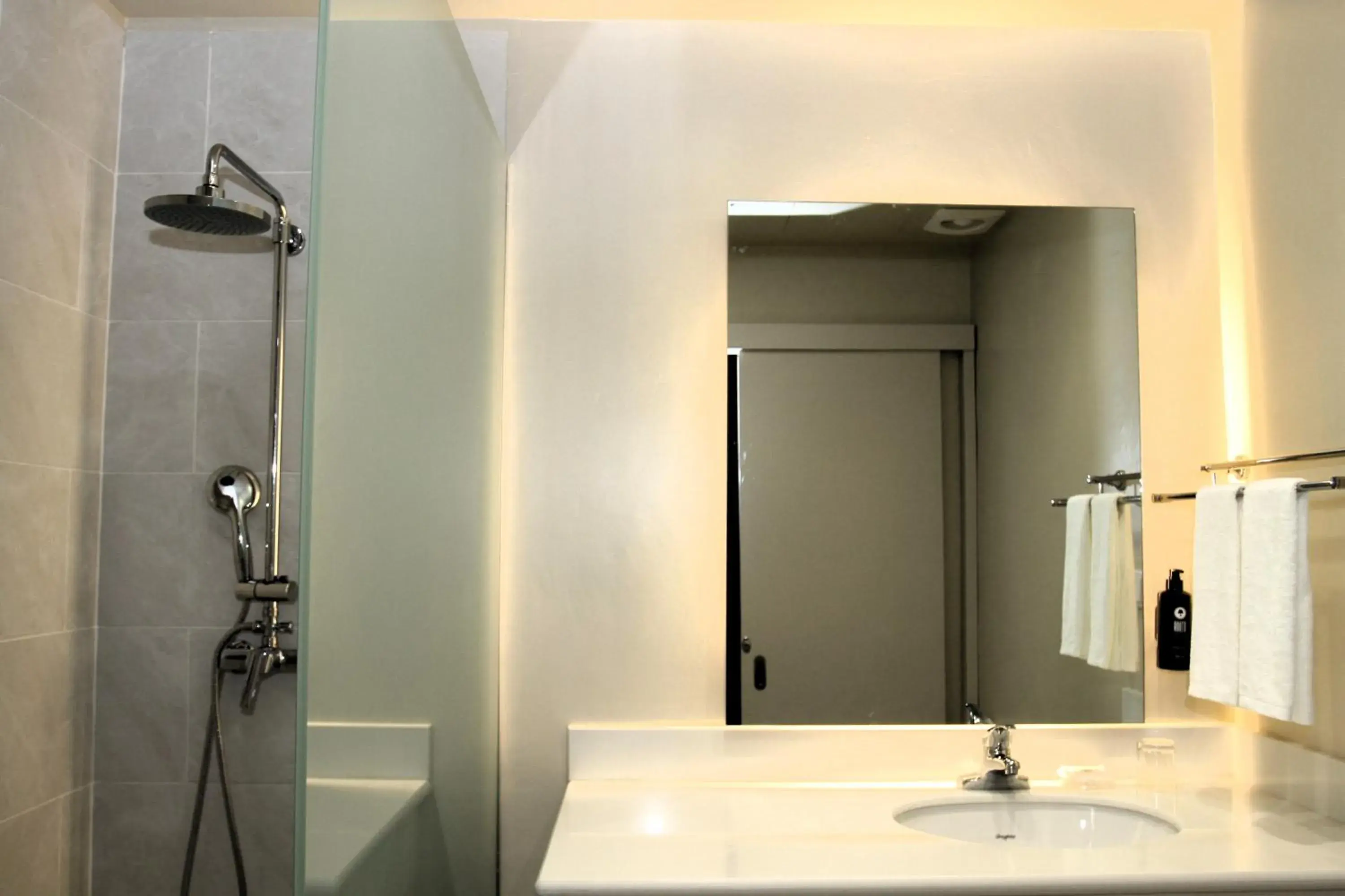 Superior Double Room - single occupancy in Flow Hotel Benguela Superior Double Room - single occupancy in Flow Hotel Benguela