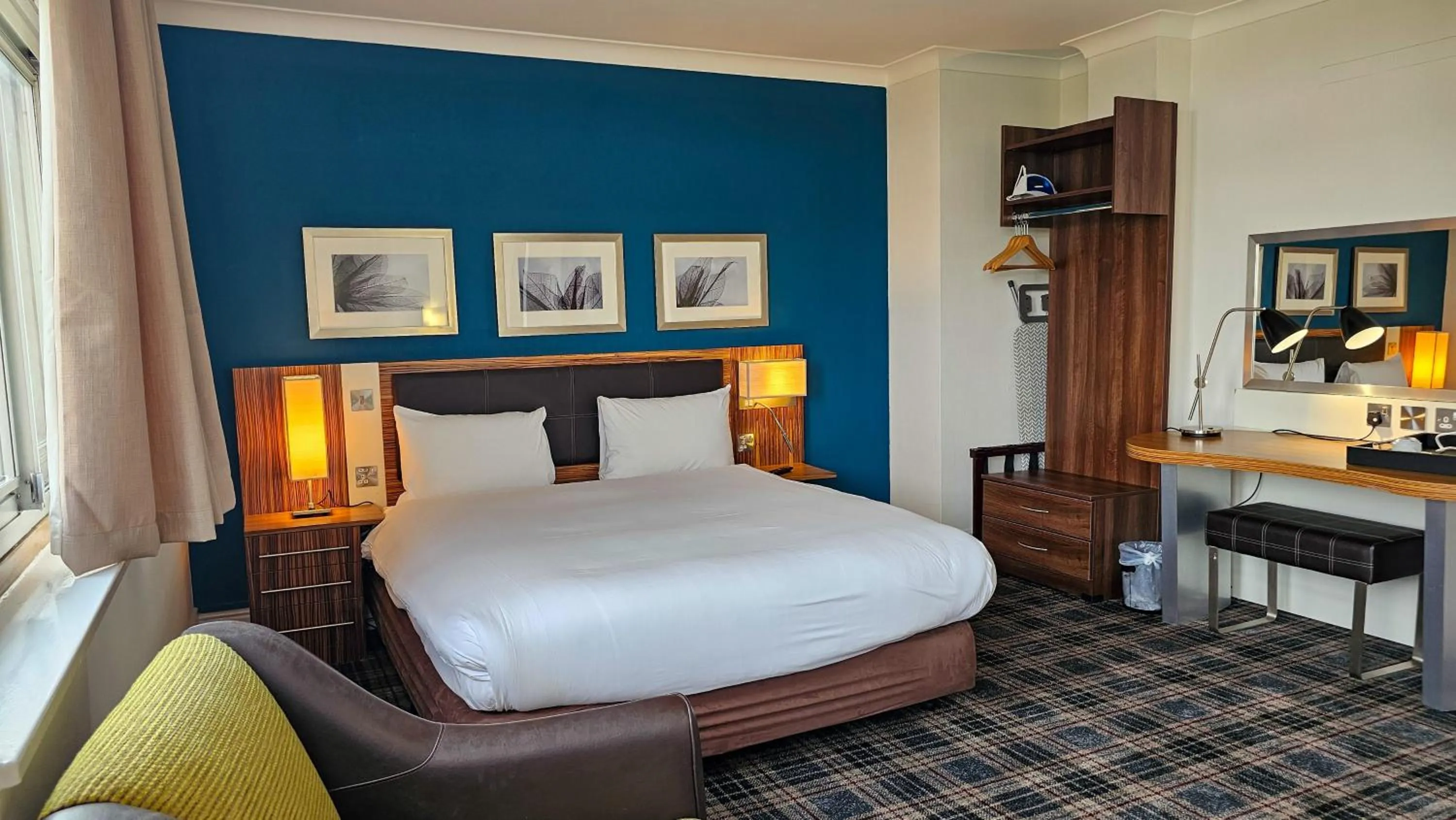 Bed in Hampstead Britannia